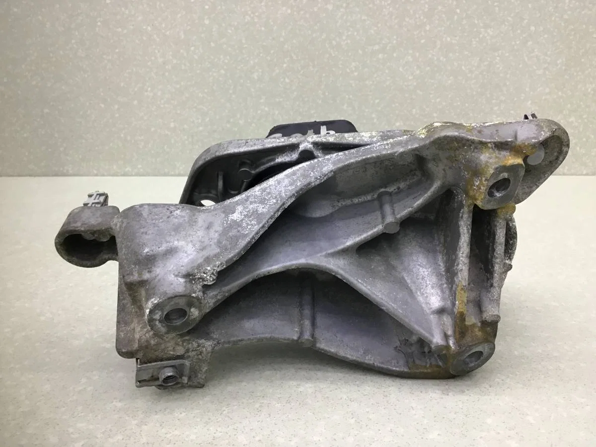 Опора КПП левая Renault Duster (HS) 2010-2021 [8200805798] - миниатюра 9