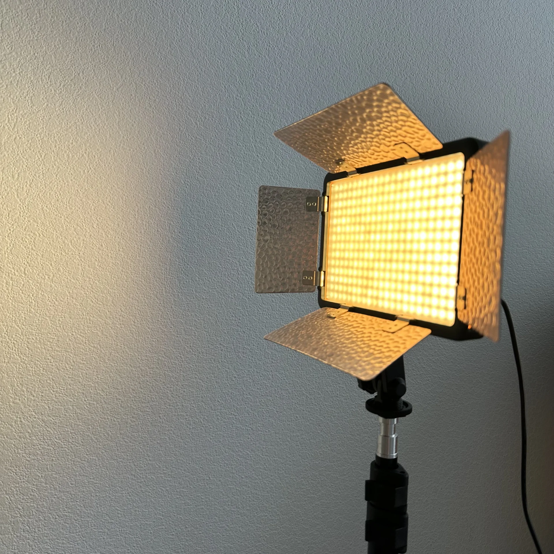 Видеосвет Godox LED308W || + адаптер + пу - миниатюра 7
