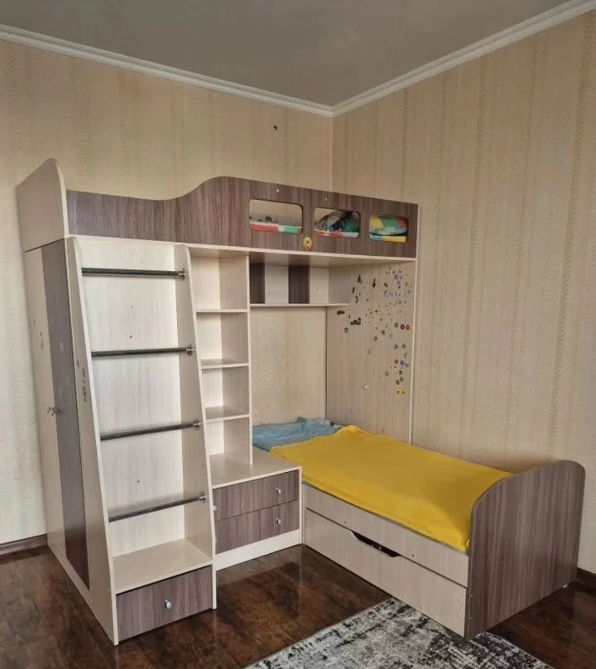 Двухъярусная кровать с матрасами - изображение 1