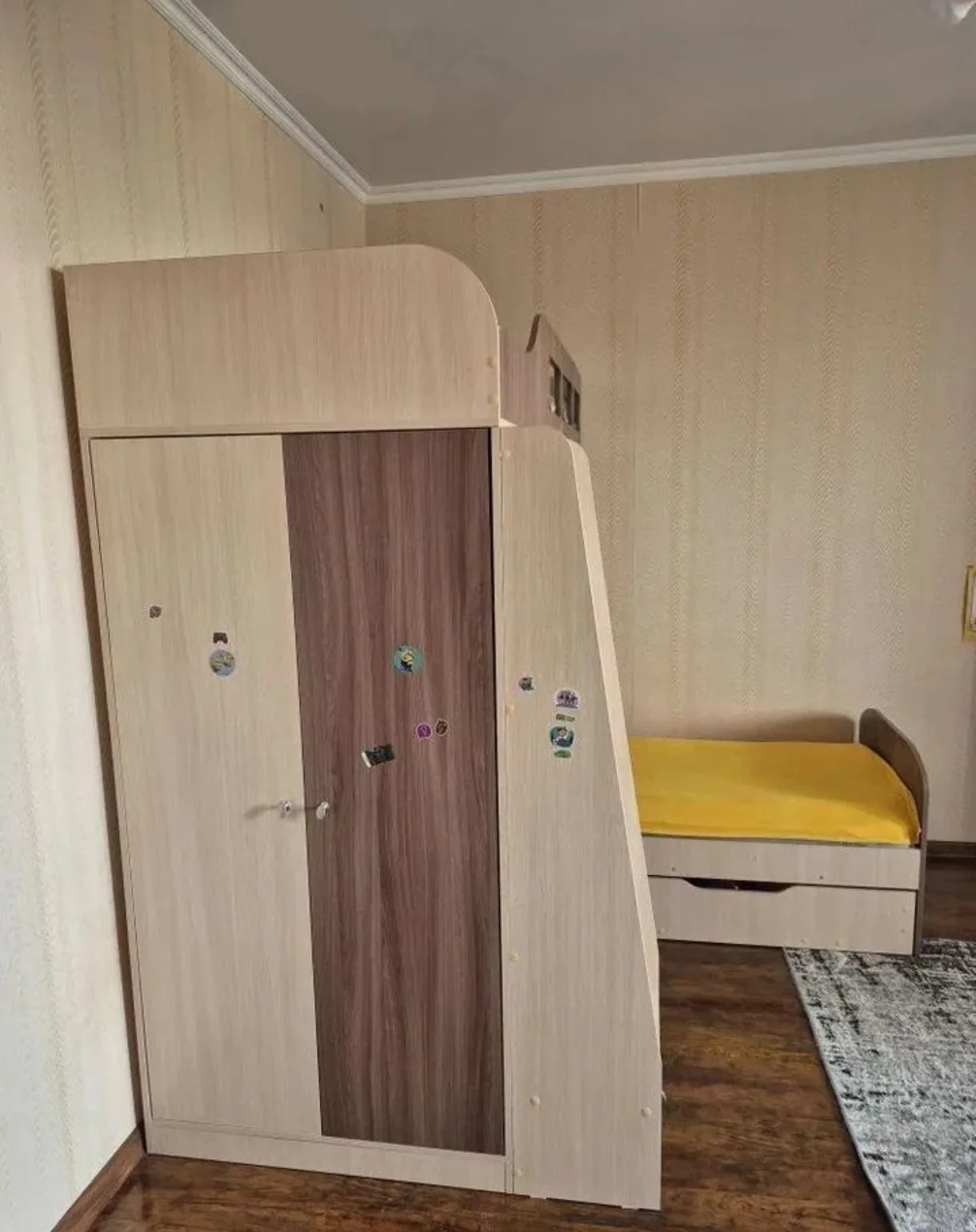 Двухъярусная кровать с матрасами - миниатюра 2