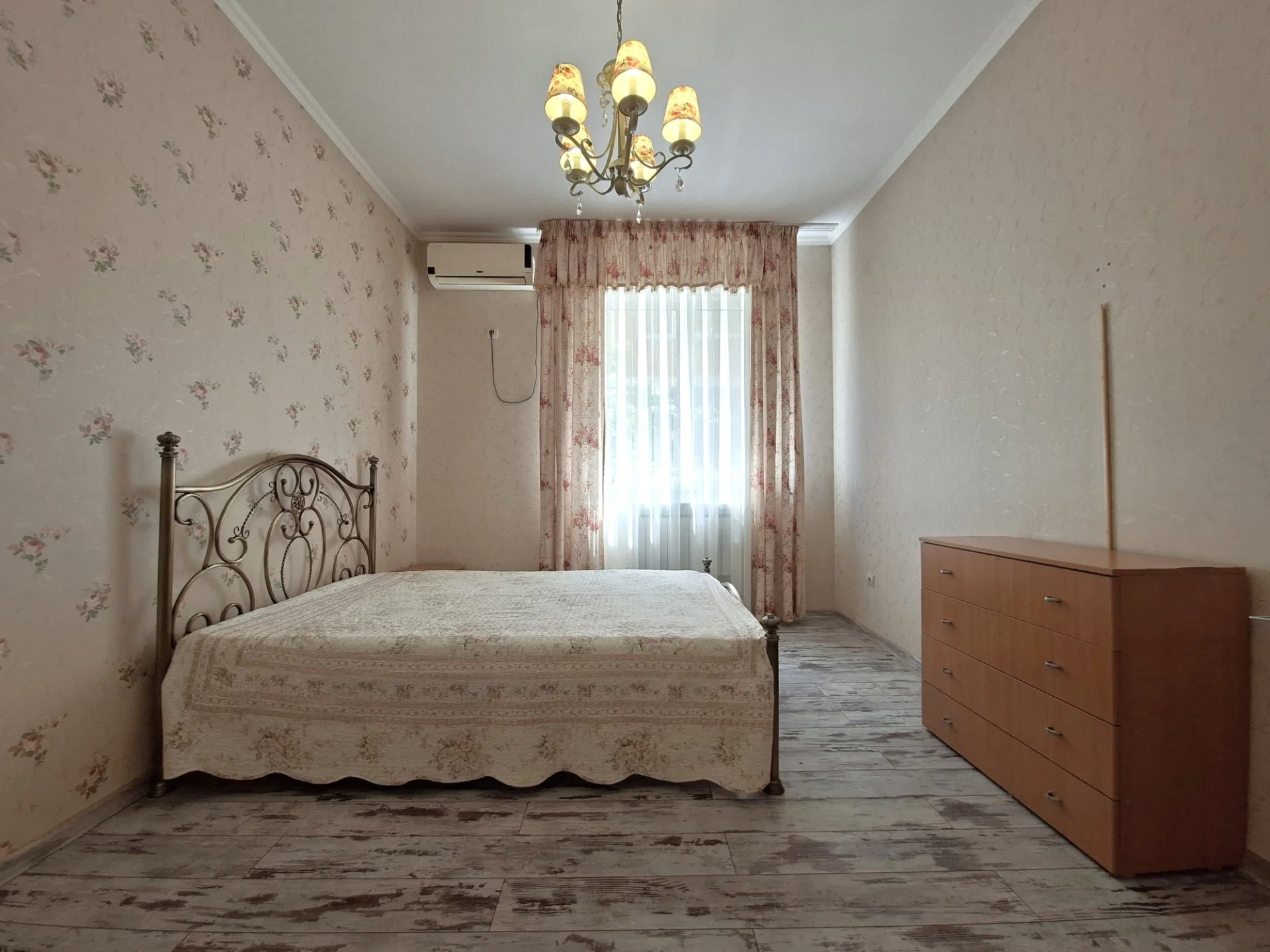 Продаётся 2х ком квартира в Центре Анапы - изображение 1