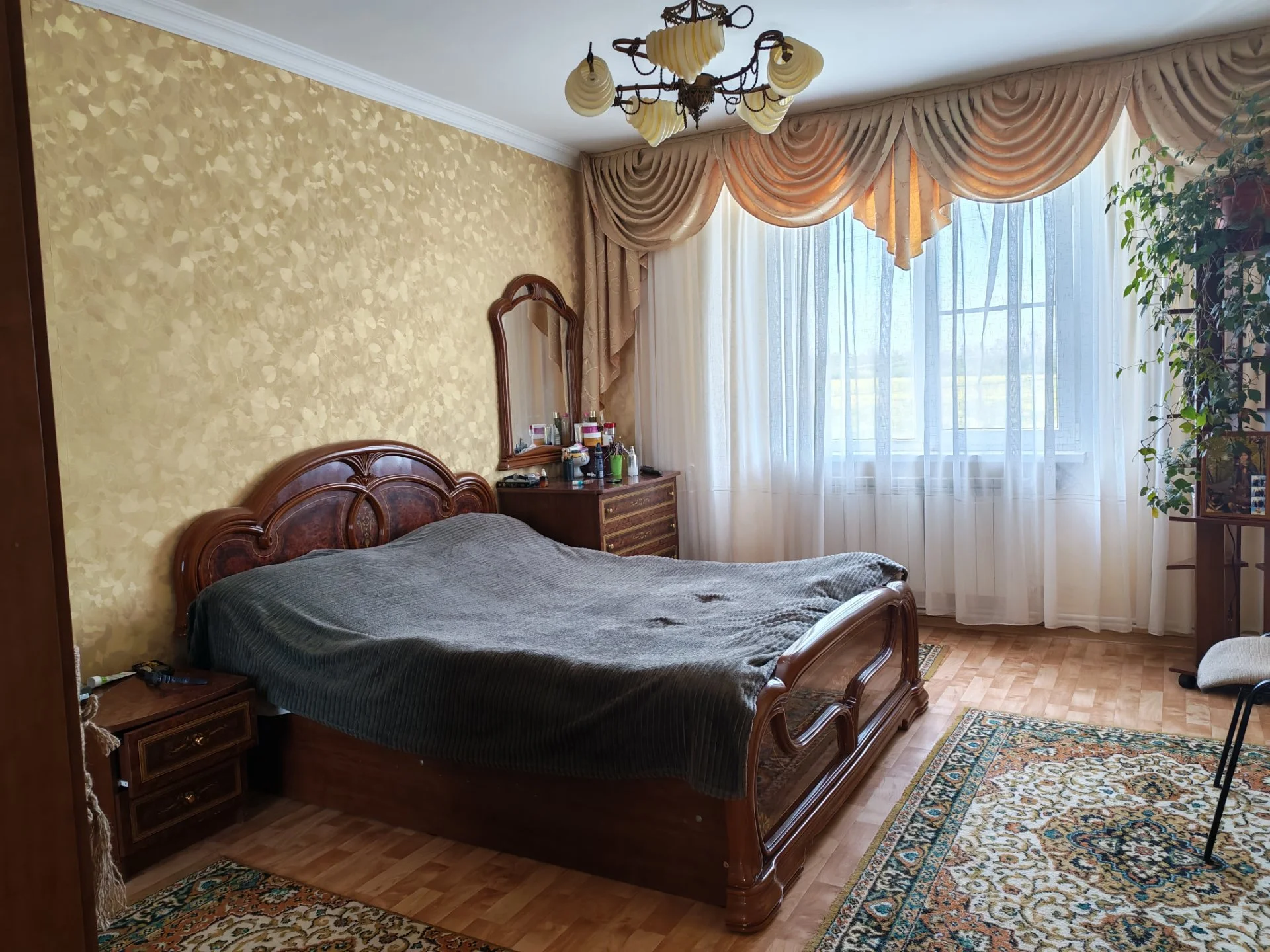 В продаже шикарный дом с прудом. - миниатюра 6