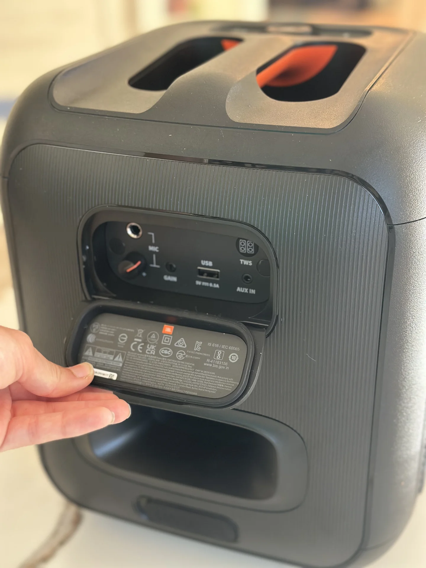 Колонка JBL PartyBox Encore Essential - миниатюра 4