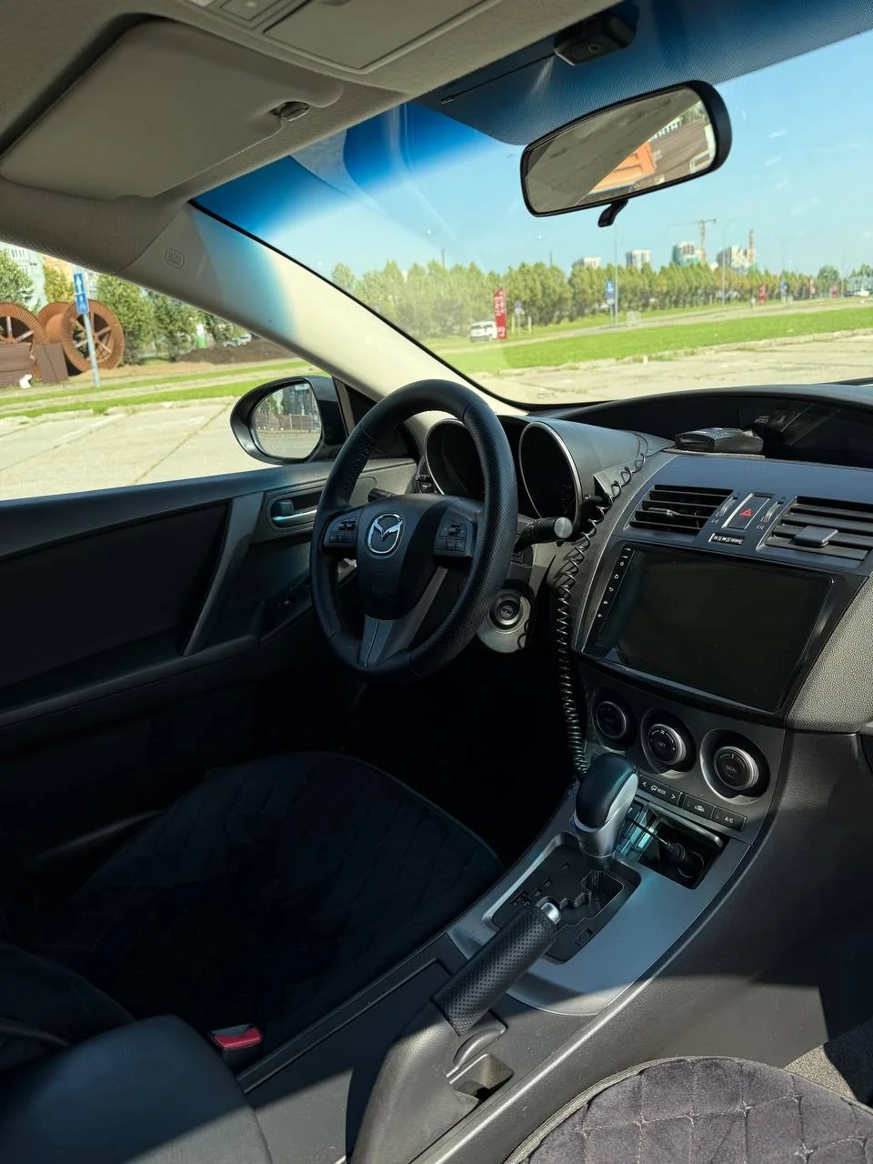 mazda 3 - миниатюра 2