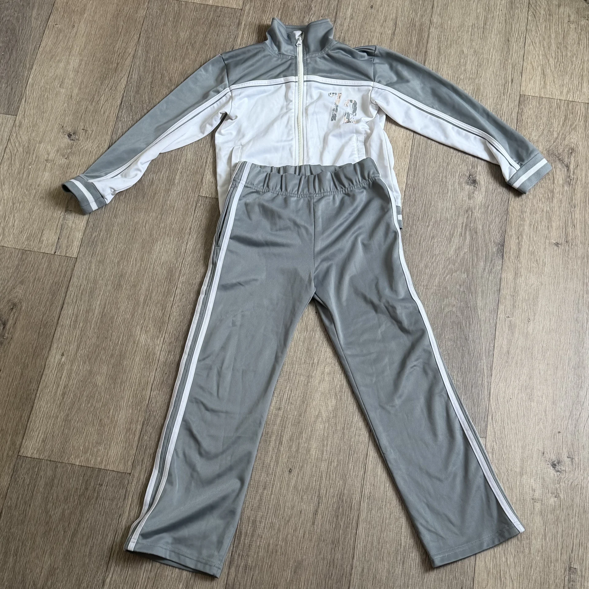 Спортивный костюм 7-8 лет (122-128) - изображение 1