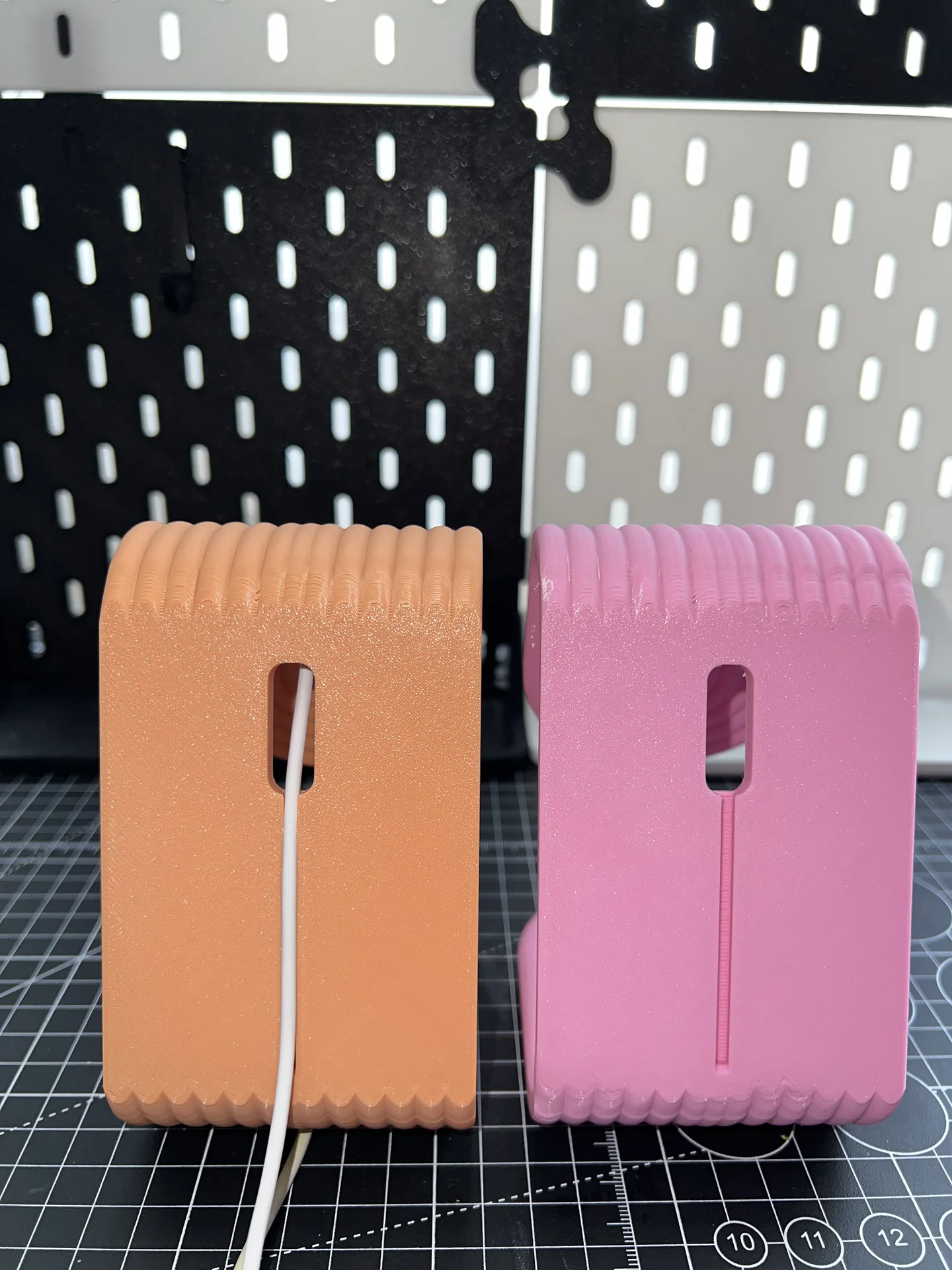 Подставка 2-в-1 для iPhone и Apple Watch - миниатюра 4