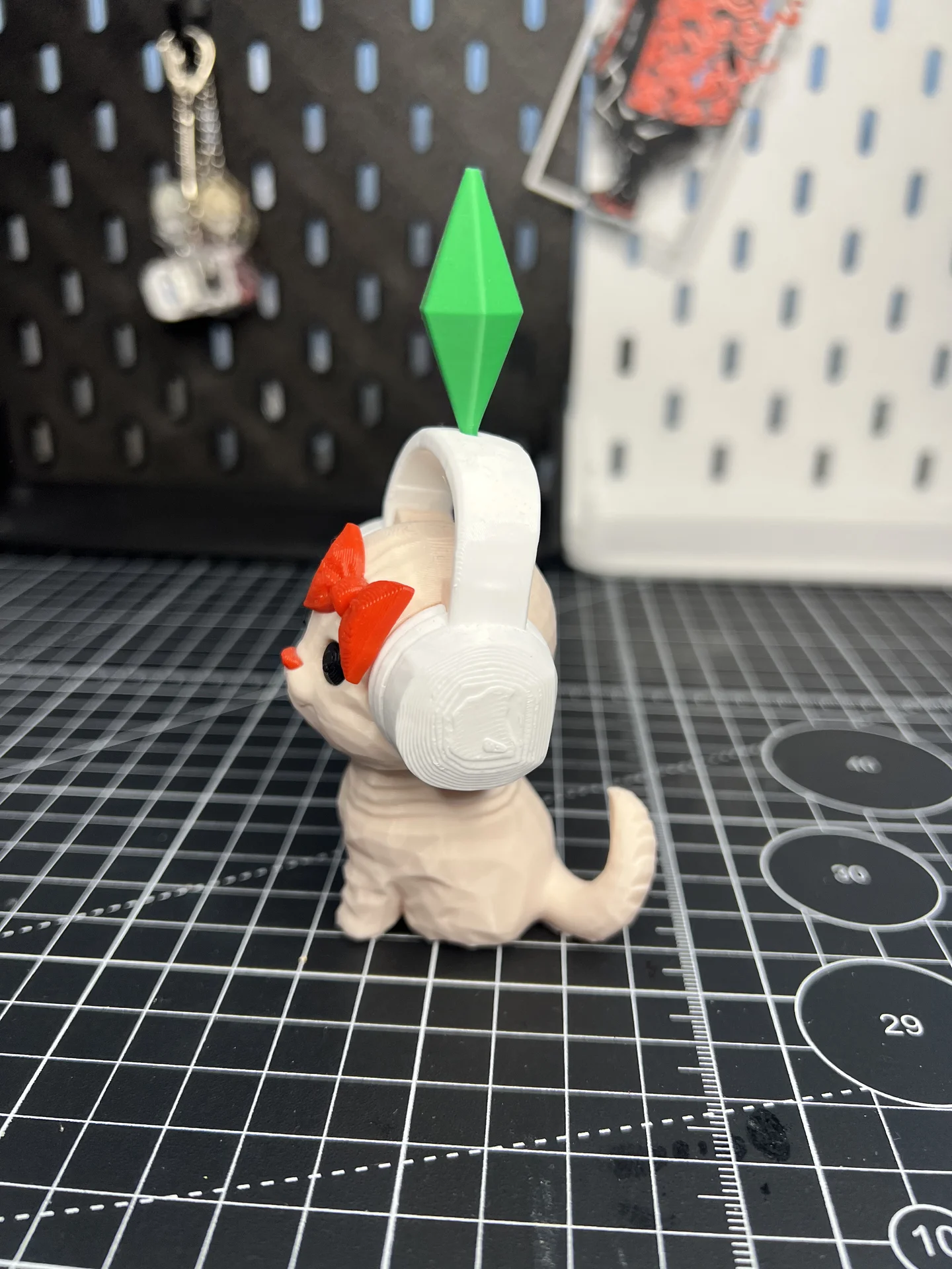 Мемный котёнок из The Sims — 3D-фигурка из PLA 🐱🎧 - миниатюра 2