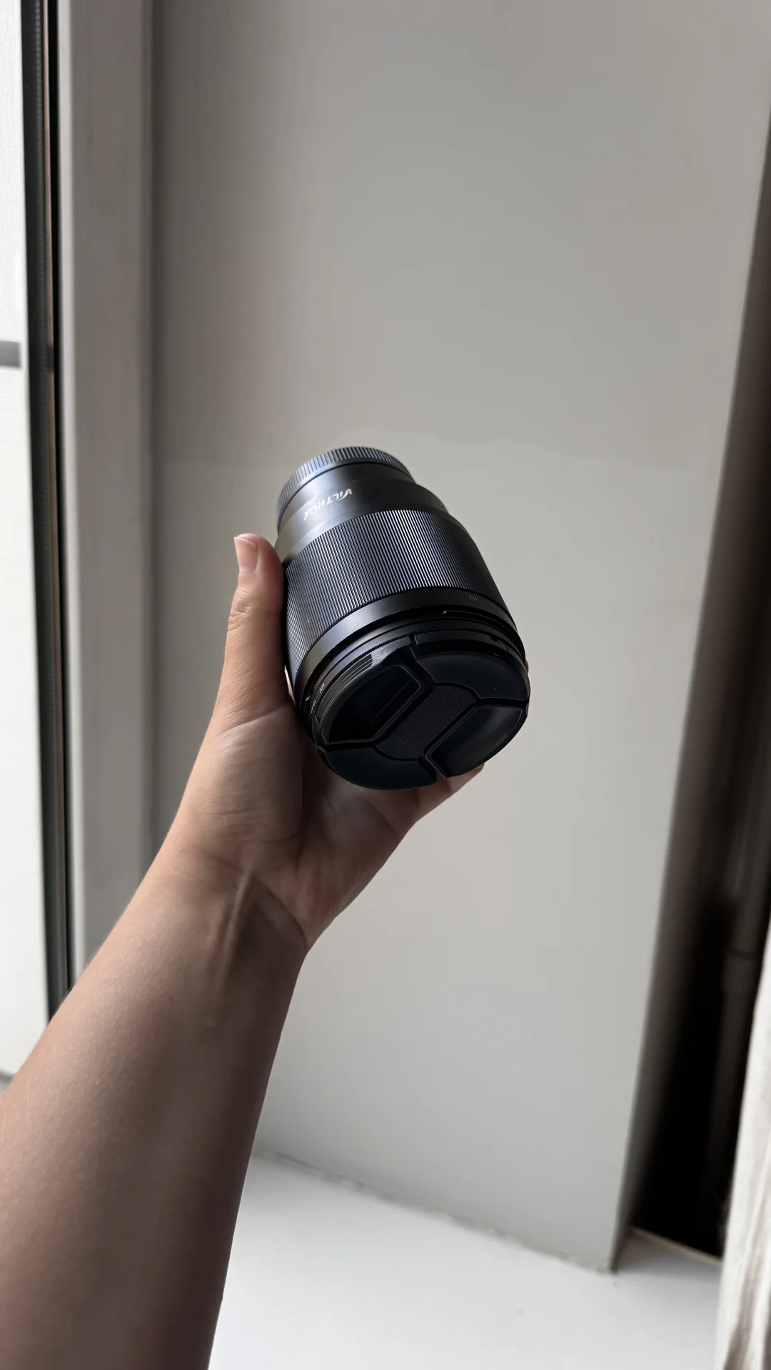 Объектив viltrox 85mm f 1.8 на sony e - миниатюра 6