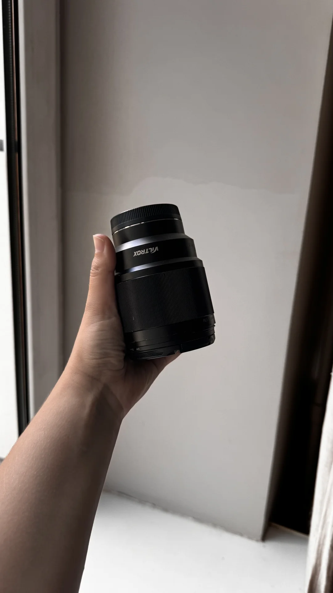 Объектив viltrox 85mm f 1.8 на sony e - миниатюра 7