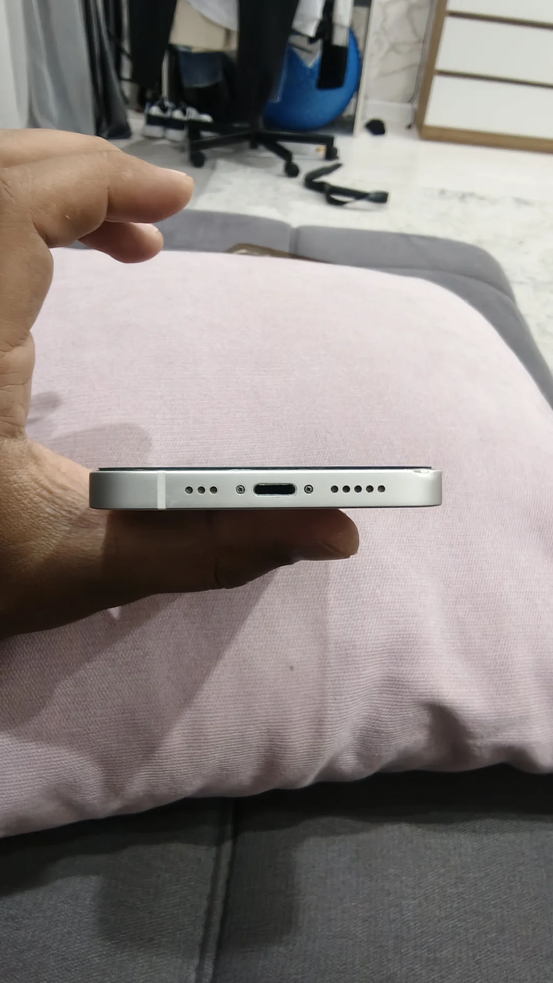 iPhone 12, 128 white - миниатюра 5