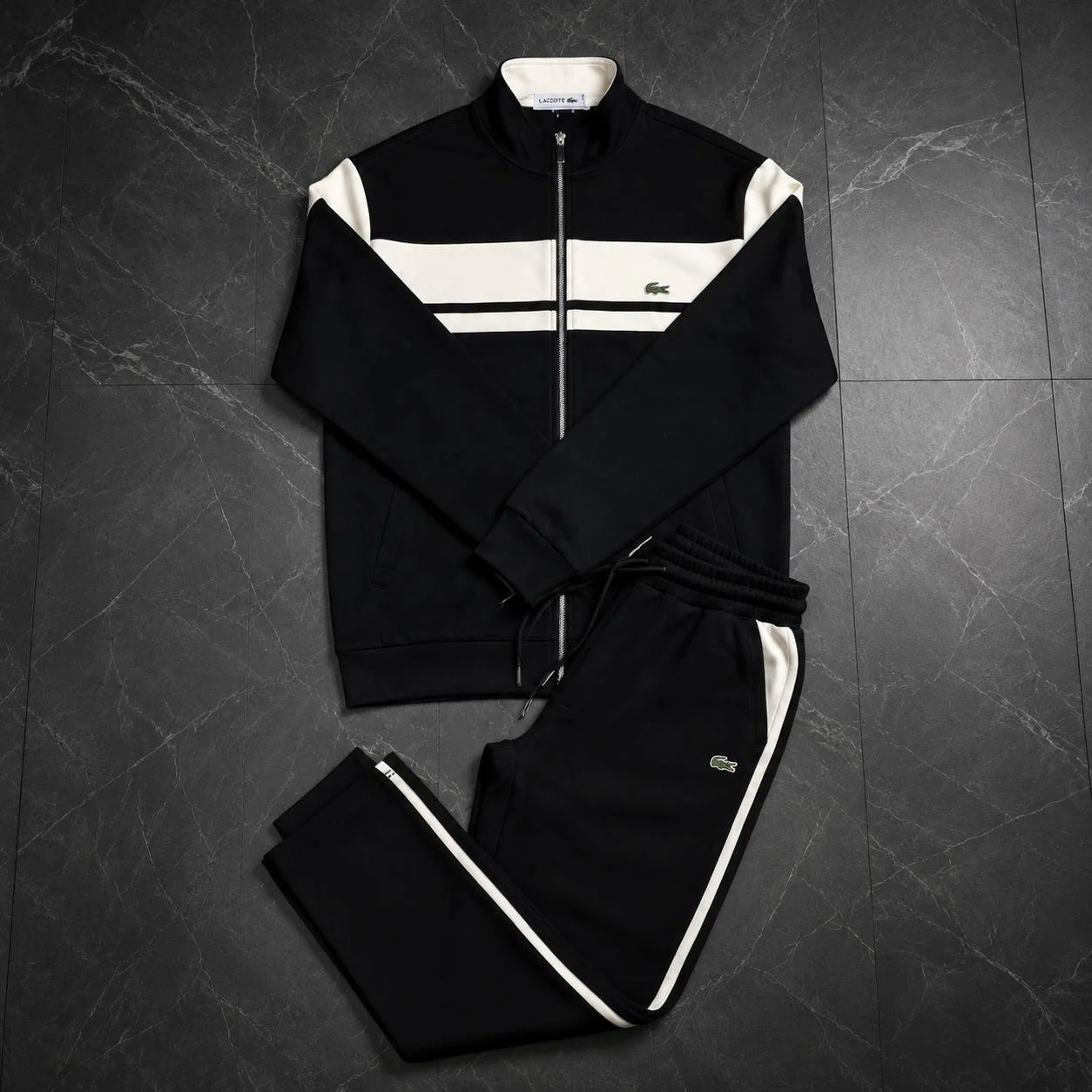 Спортивный костюм Lacoste - миниатюра 3