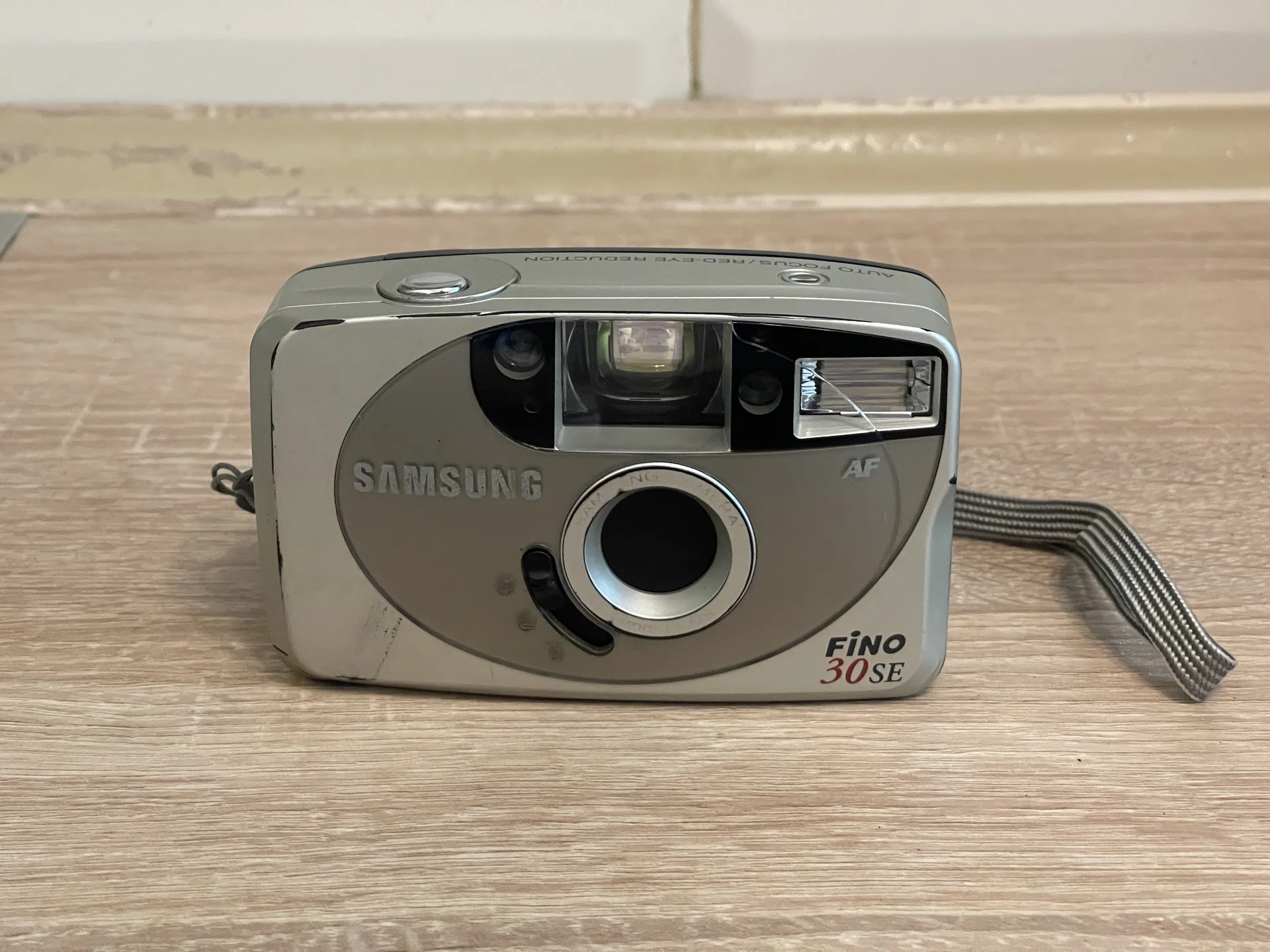 Samsung 30SE 📷 плёночный фотоаппарат - изображение 1