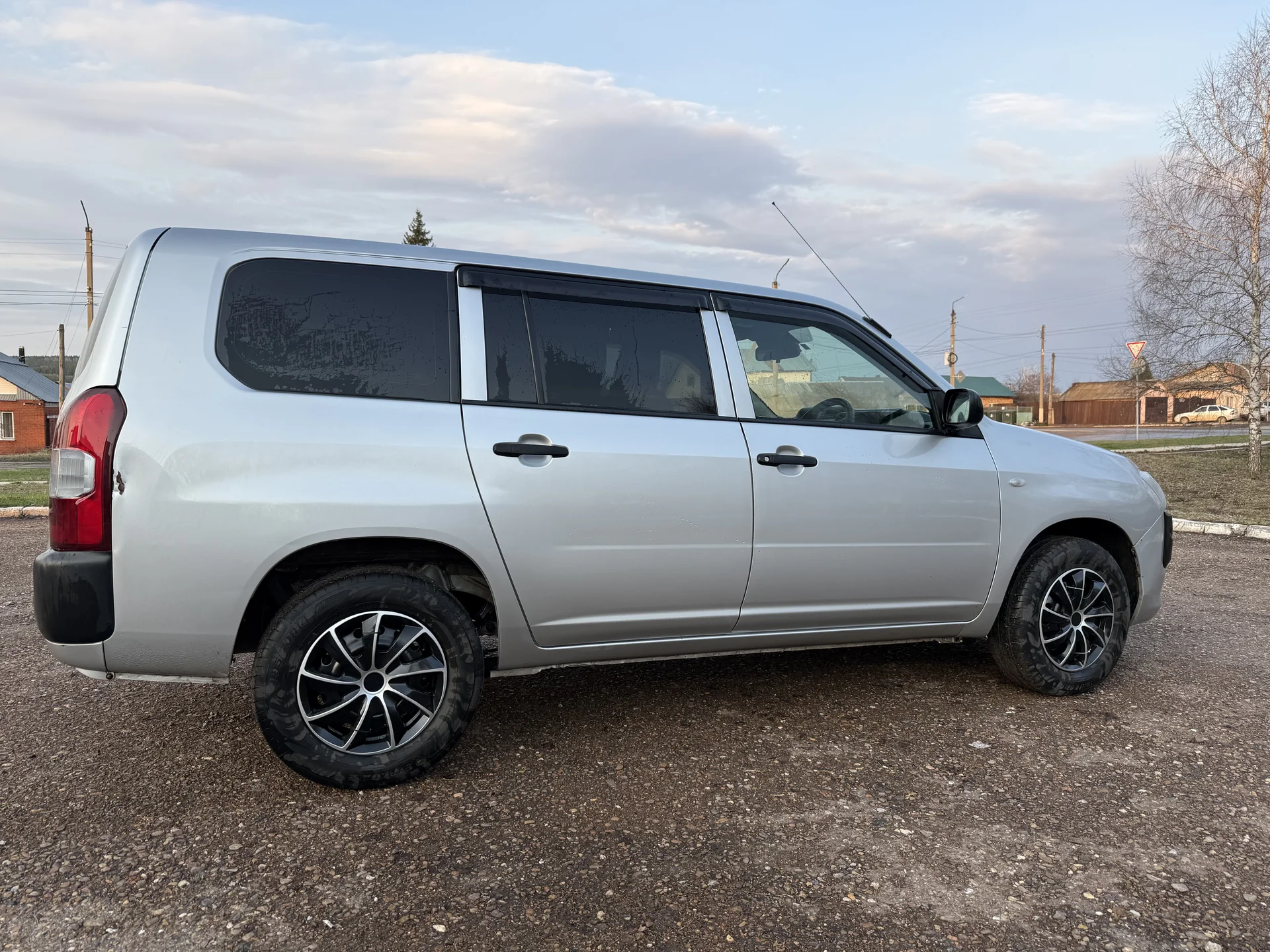Toyota Probox - миниатюра 2