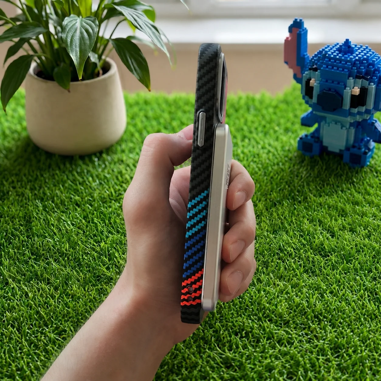 Повербанк Xiaomi UltraThin Magnetic MagSafe 5000mA - миниатюра 4