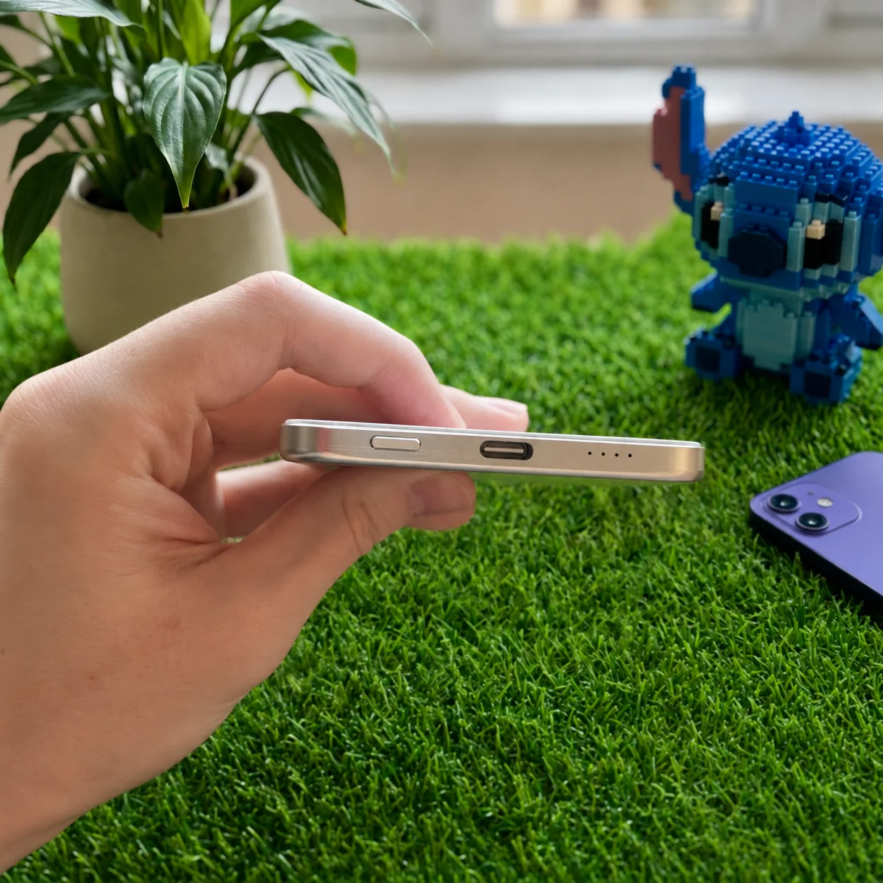Повербанк Xiaomi UltraThin Magnetic MagSafe 5000mA - миниатюра 5