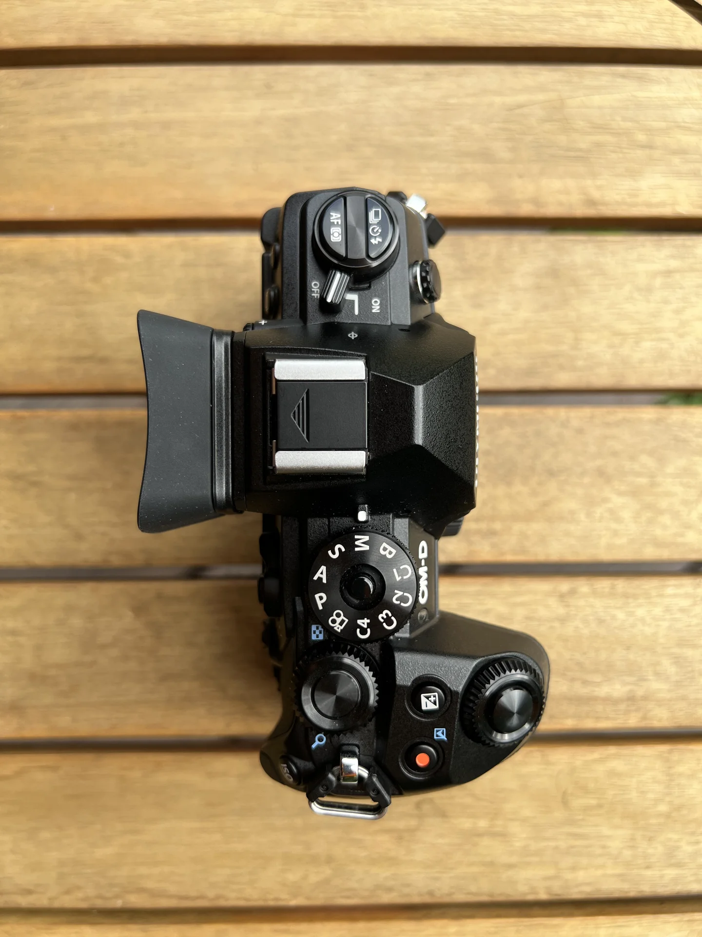 Olympus OM-D E-M1 Mark iii - миниатюра 4