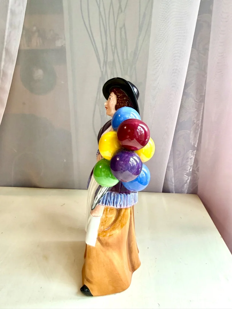Статуэтка Royal Doulton. Англия - миниатюра 2