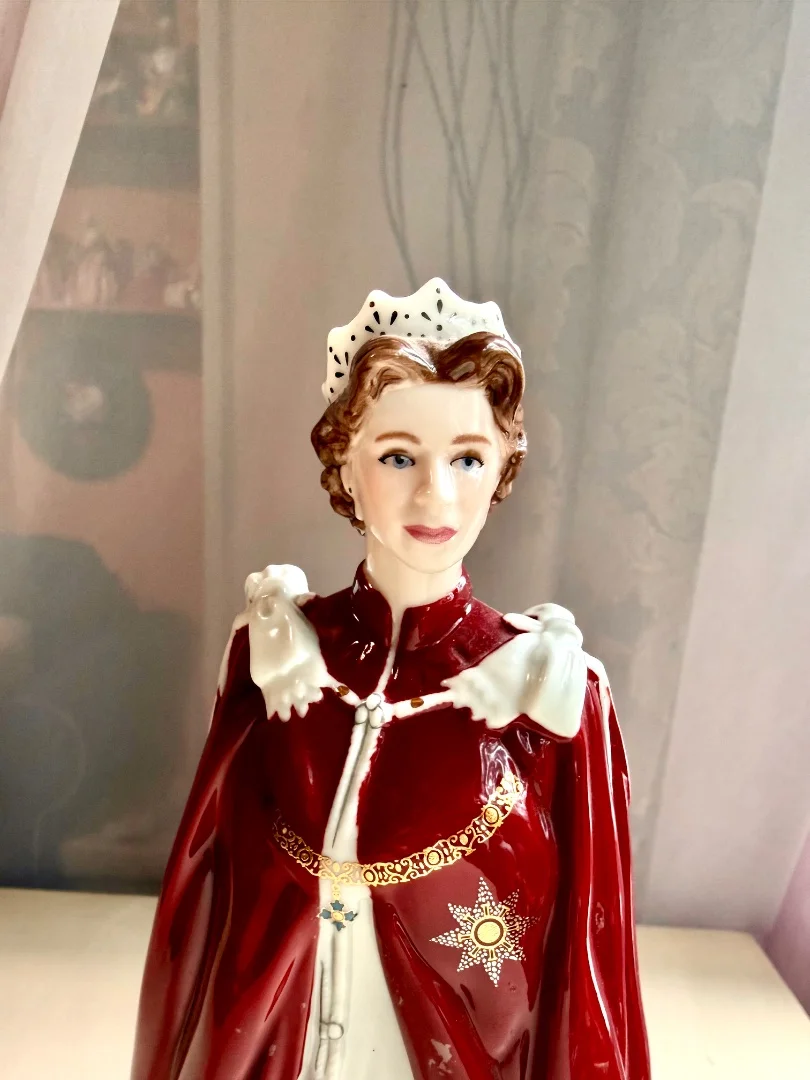 Статуэтка Royal Worcester. Англия - миниатюра 6