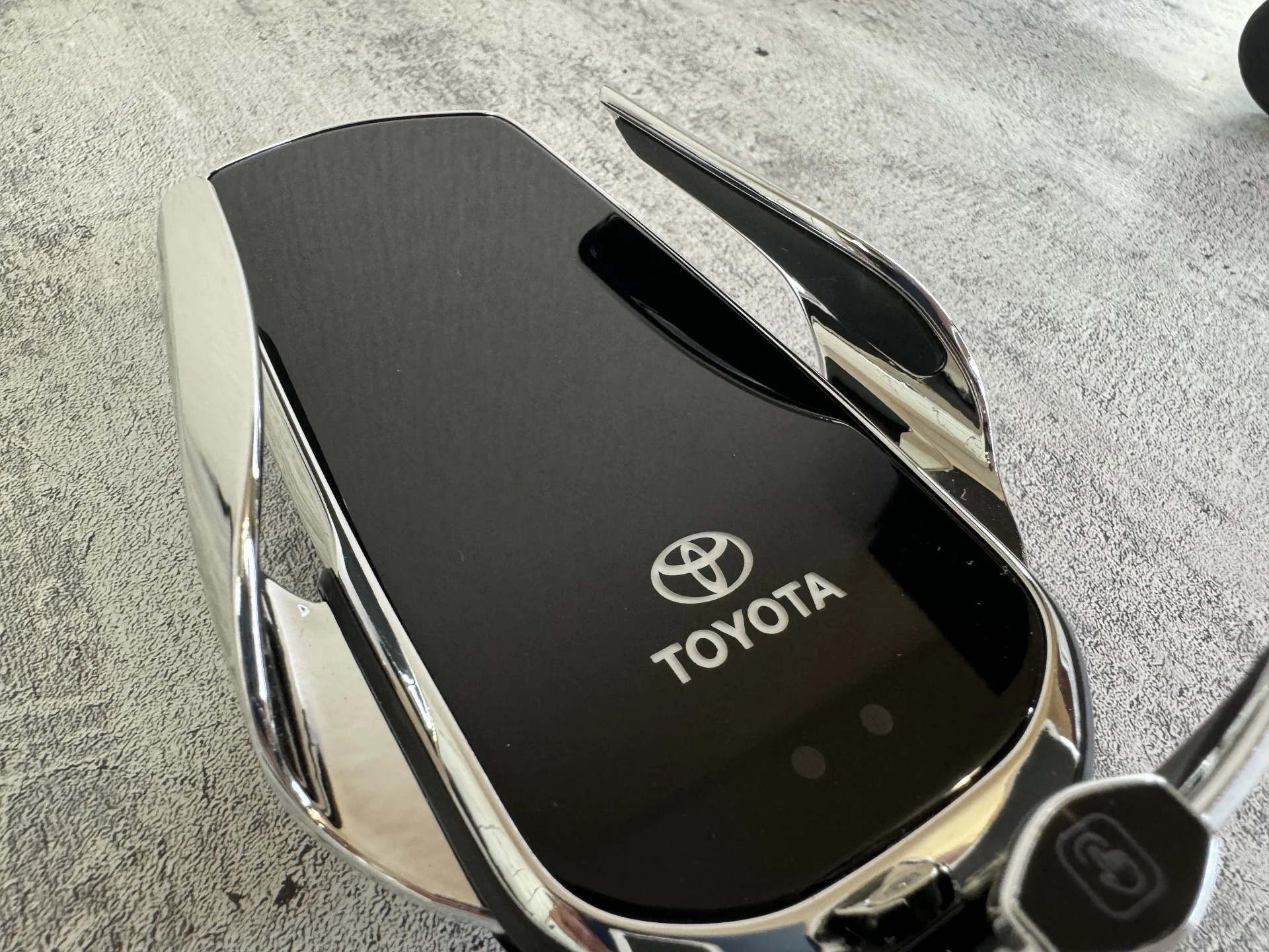 держатель для телефона Toyota - миниатюра 5