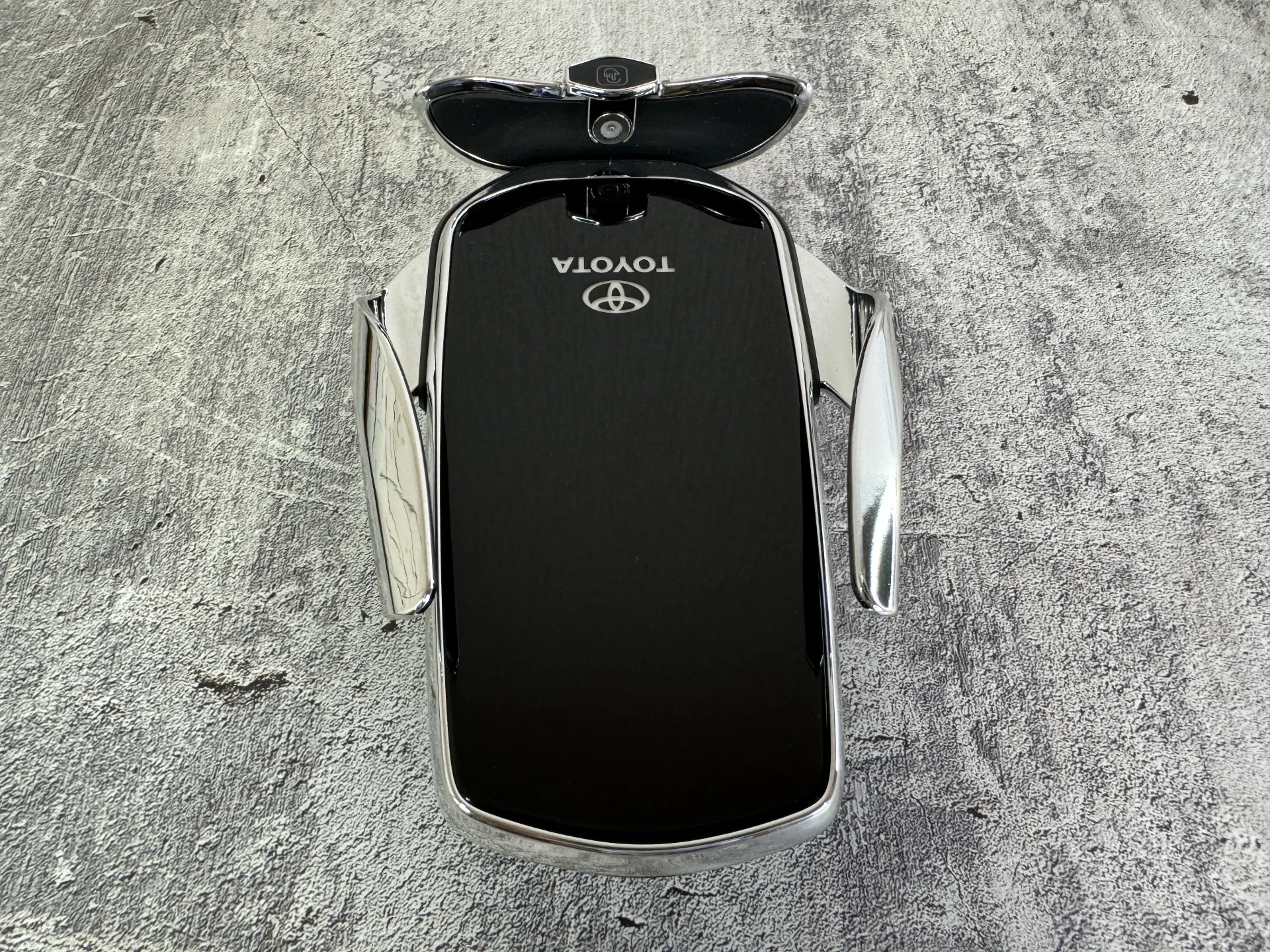 держатель для телефона Toyota - миниатюра 6