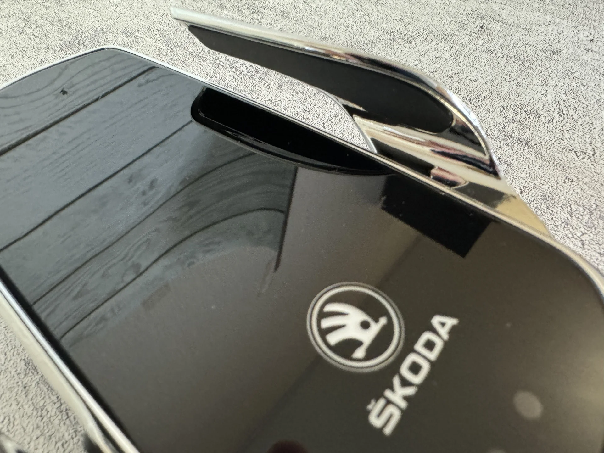 Удобный держатель телефона Skoda - миниатюра 4