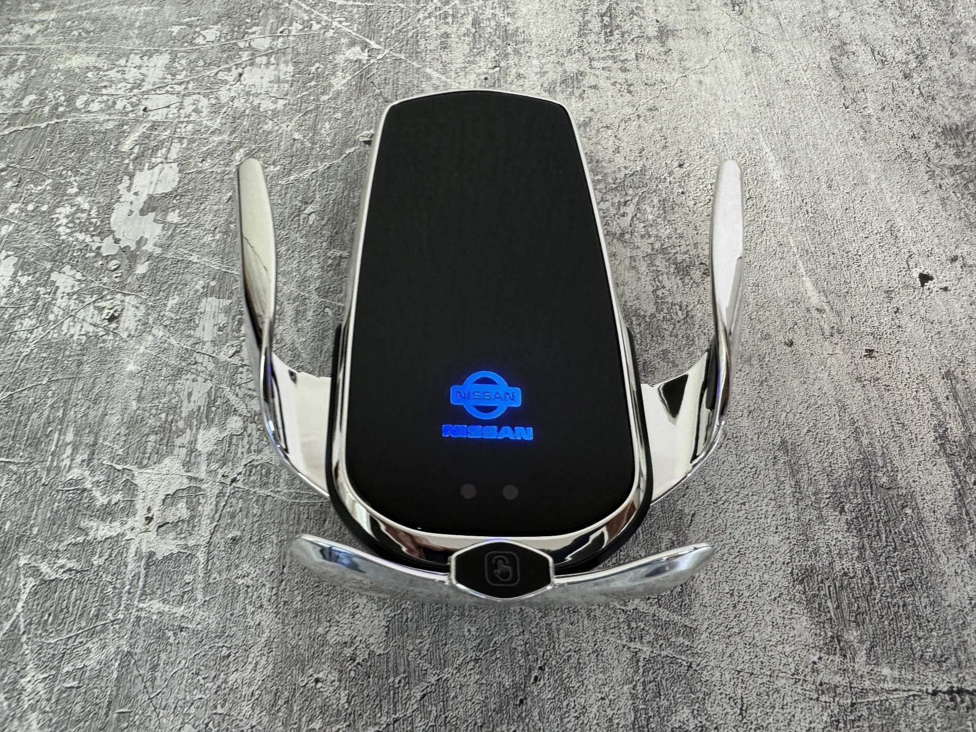 Удобный держатель телефона Nissan - миниатюра 2