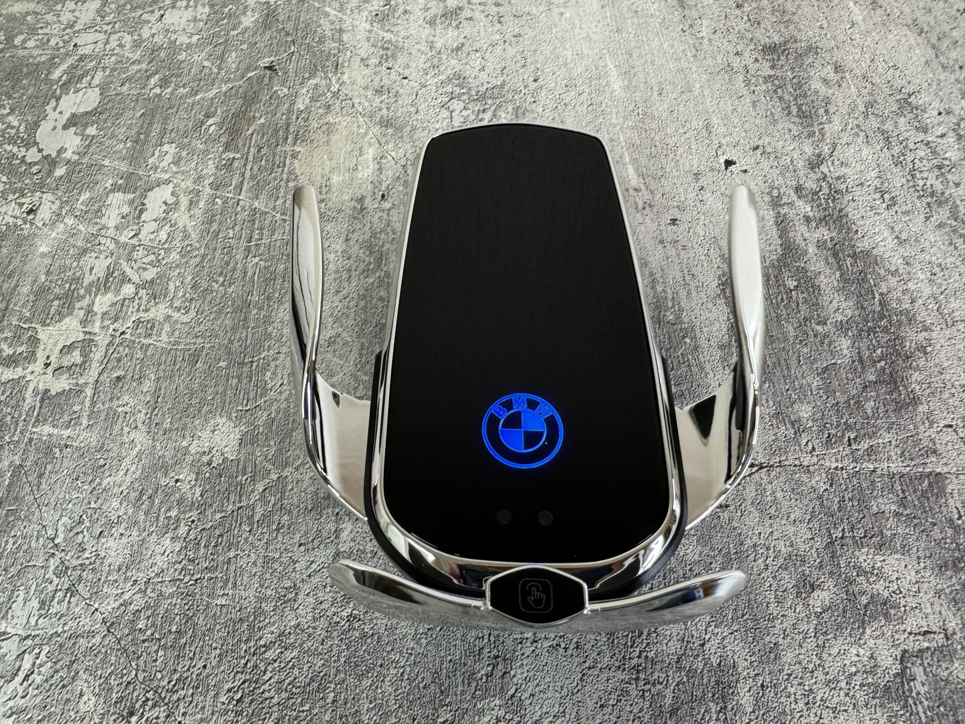 Удобный держатель телефона BMW - изображение 1