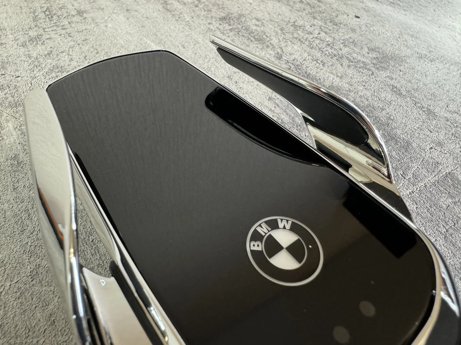 Удобный держатель телефона BMW - миниатюра 5