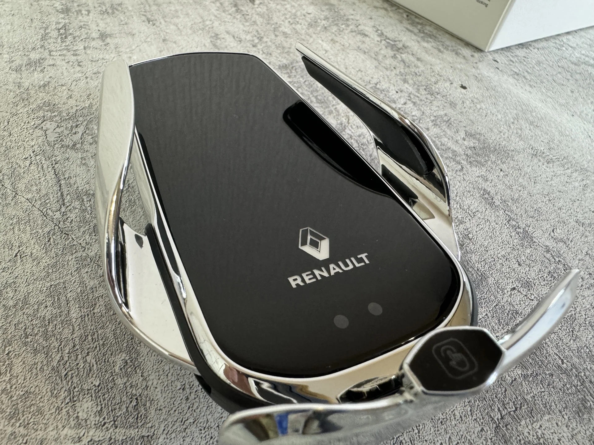 Удобный держатель телефона Renault - миниатюра 5