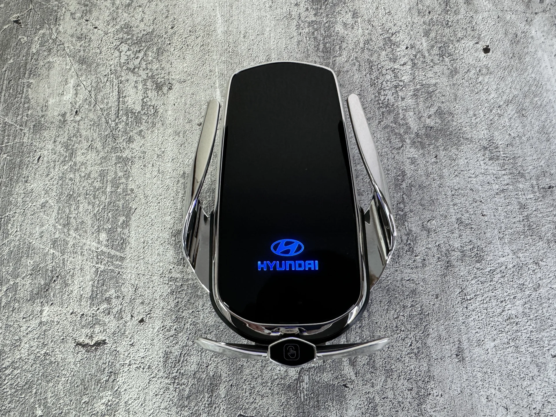Удобный держатель телефона Hyundai - изображение 1