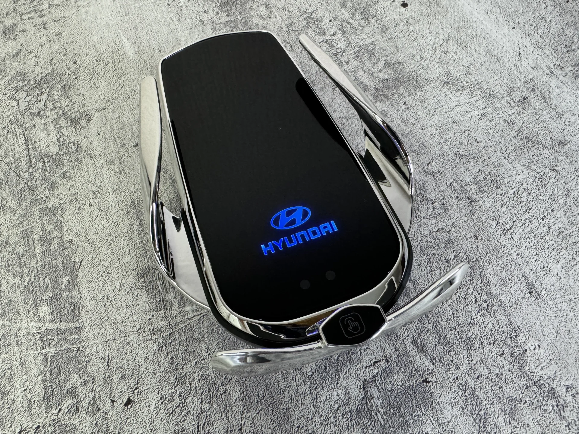 Удобный держатель телефона Hyundai - миниатюра 3