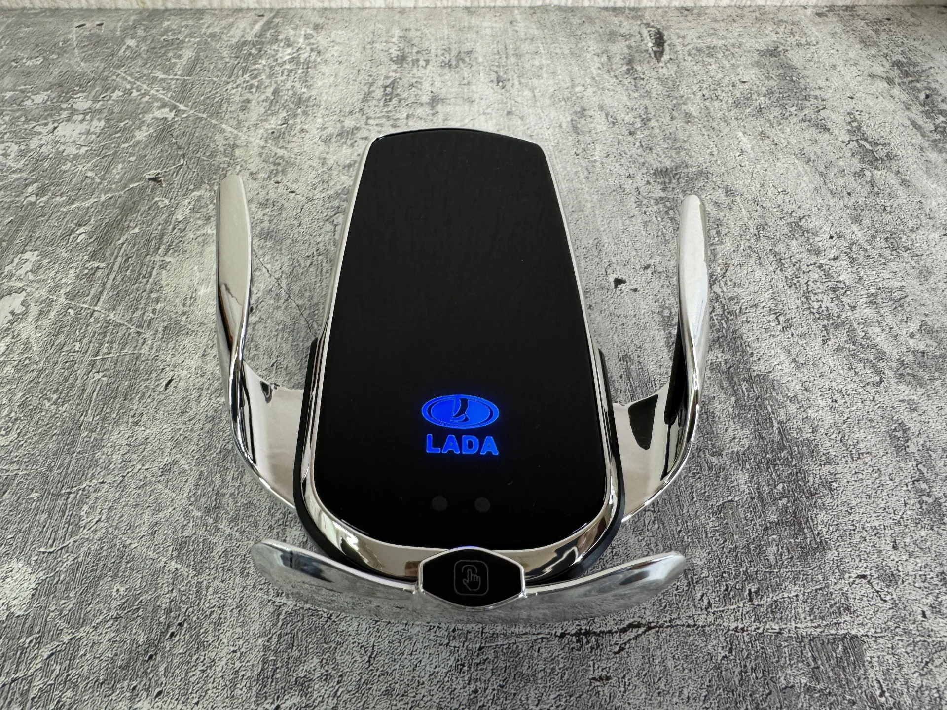 Удобный держатель телефона Lada лада - изображение 1