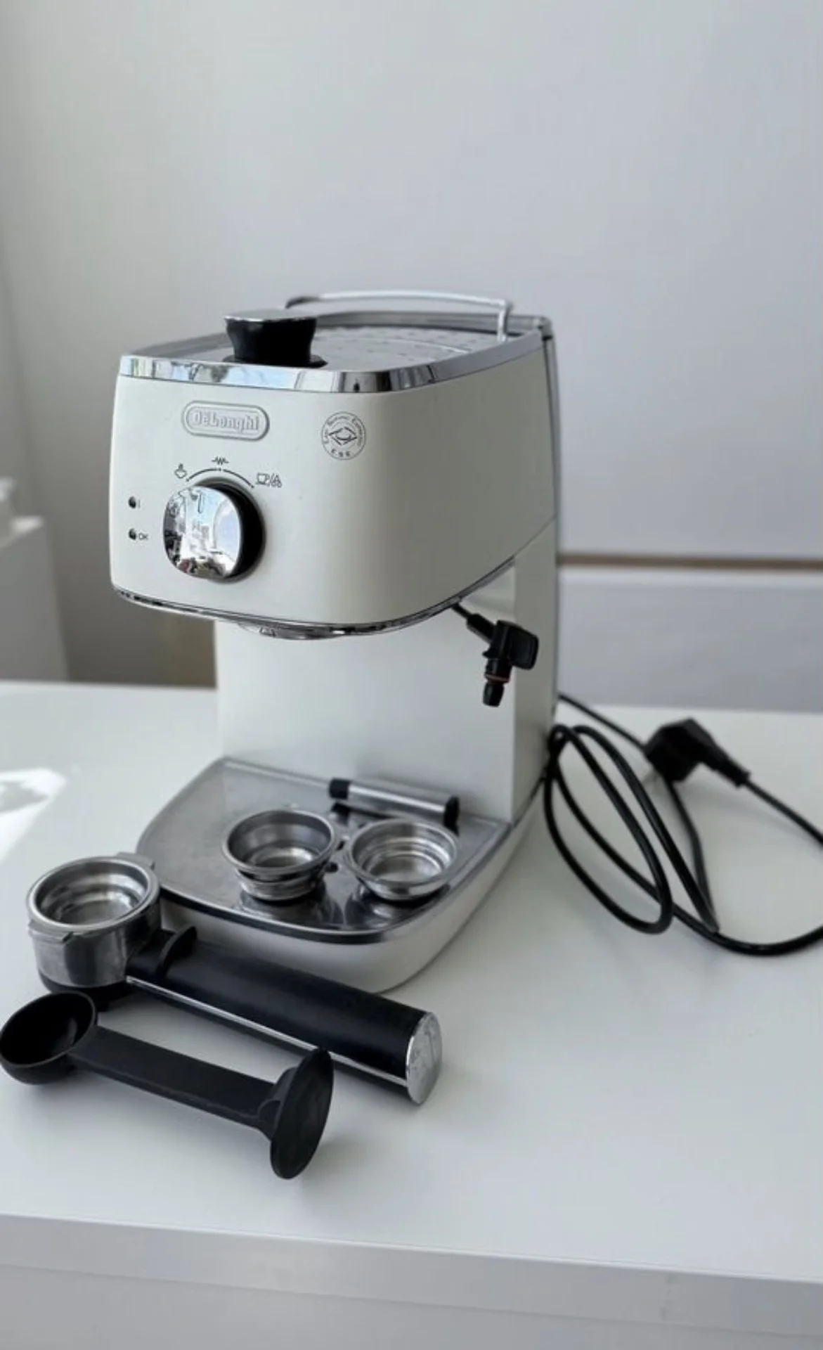 Кофеварка De'longhi Distinta ECI 341.W - изображение 1