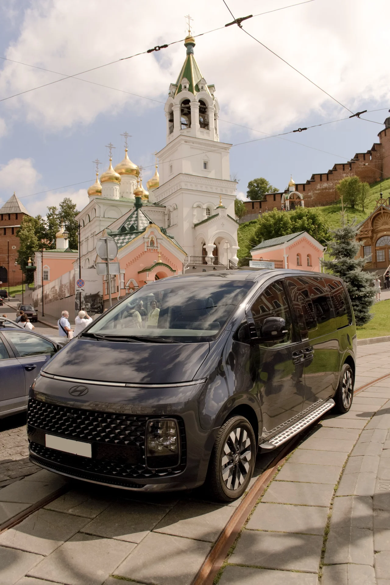 Аренда минивэна с водителем Hyundai Staria Lounge - изображение 1