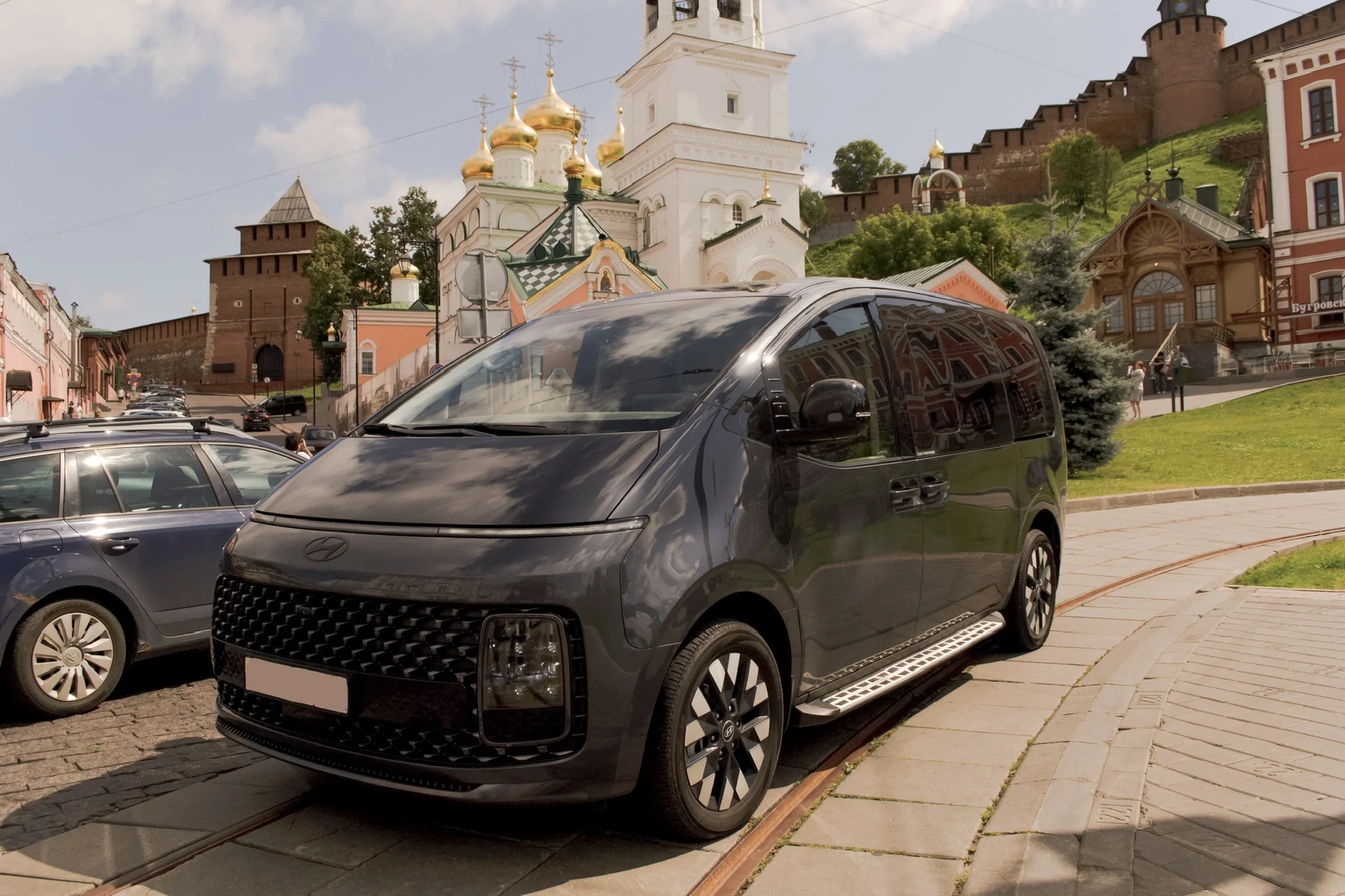 Аренда минивэна с водителем Hyundai Staria Lounge - миниатюра 12
