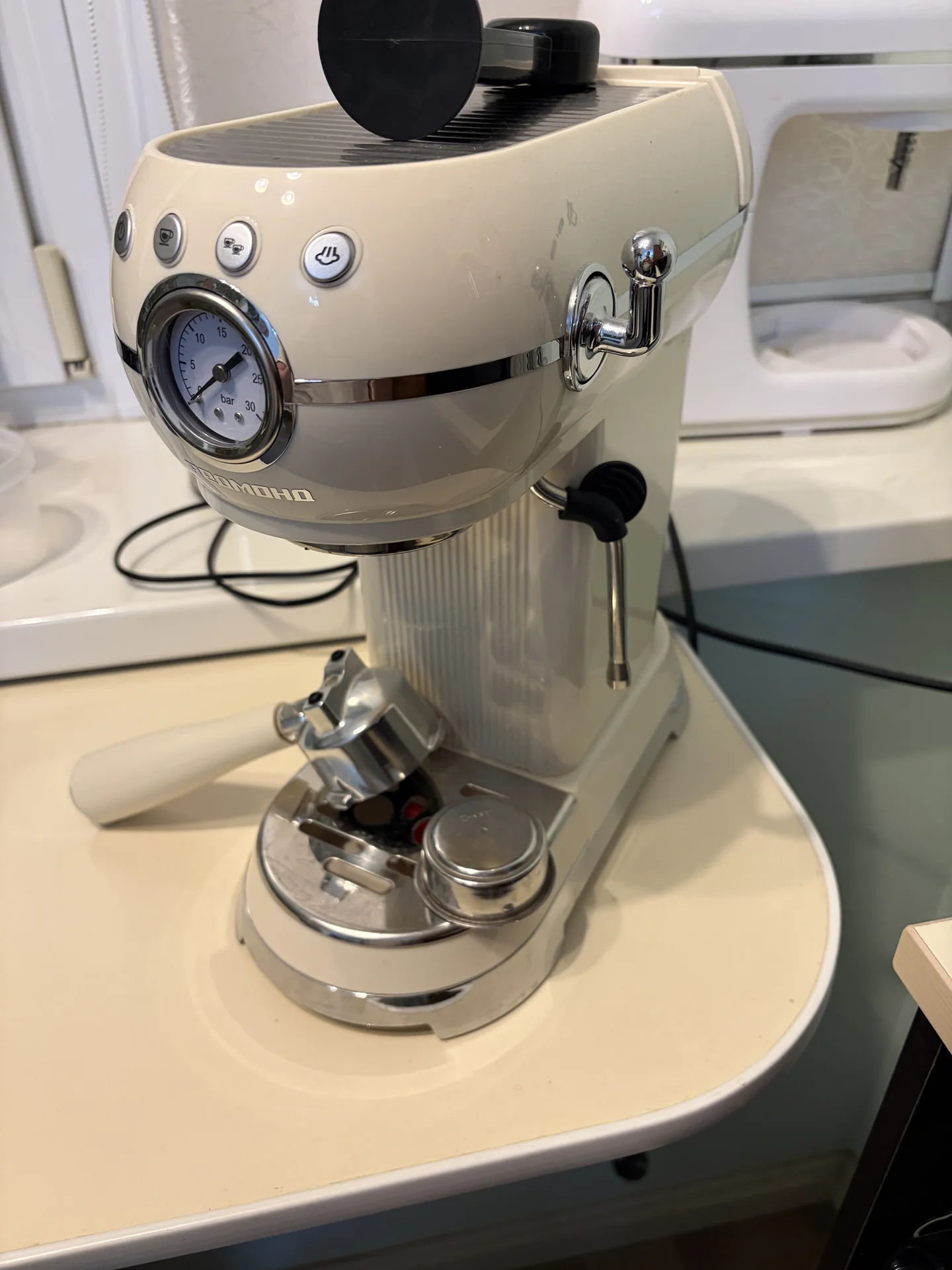 Кофемашина Redmond CM722 - изображение 1