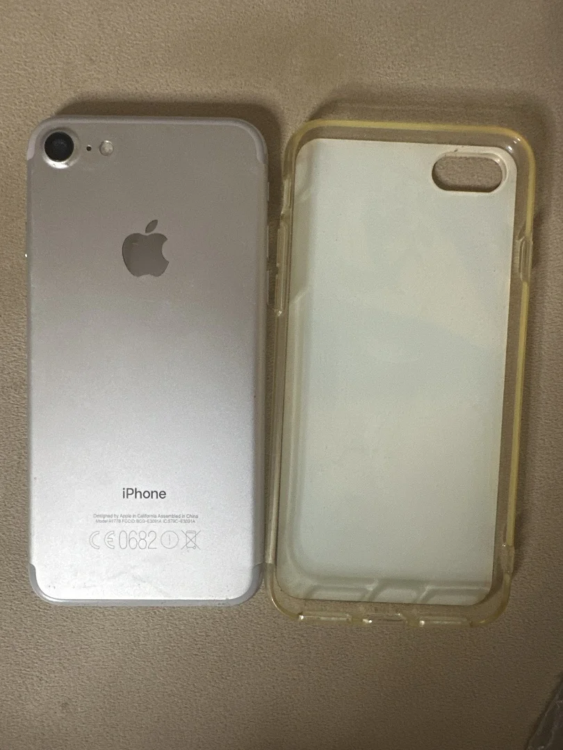 Разбитый iPhone 7 - миниатюра 3