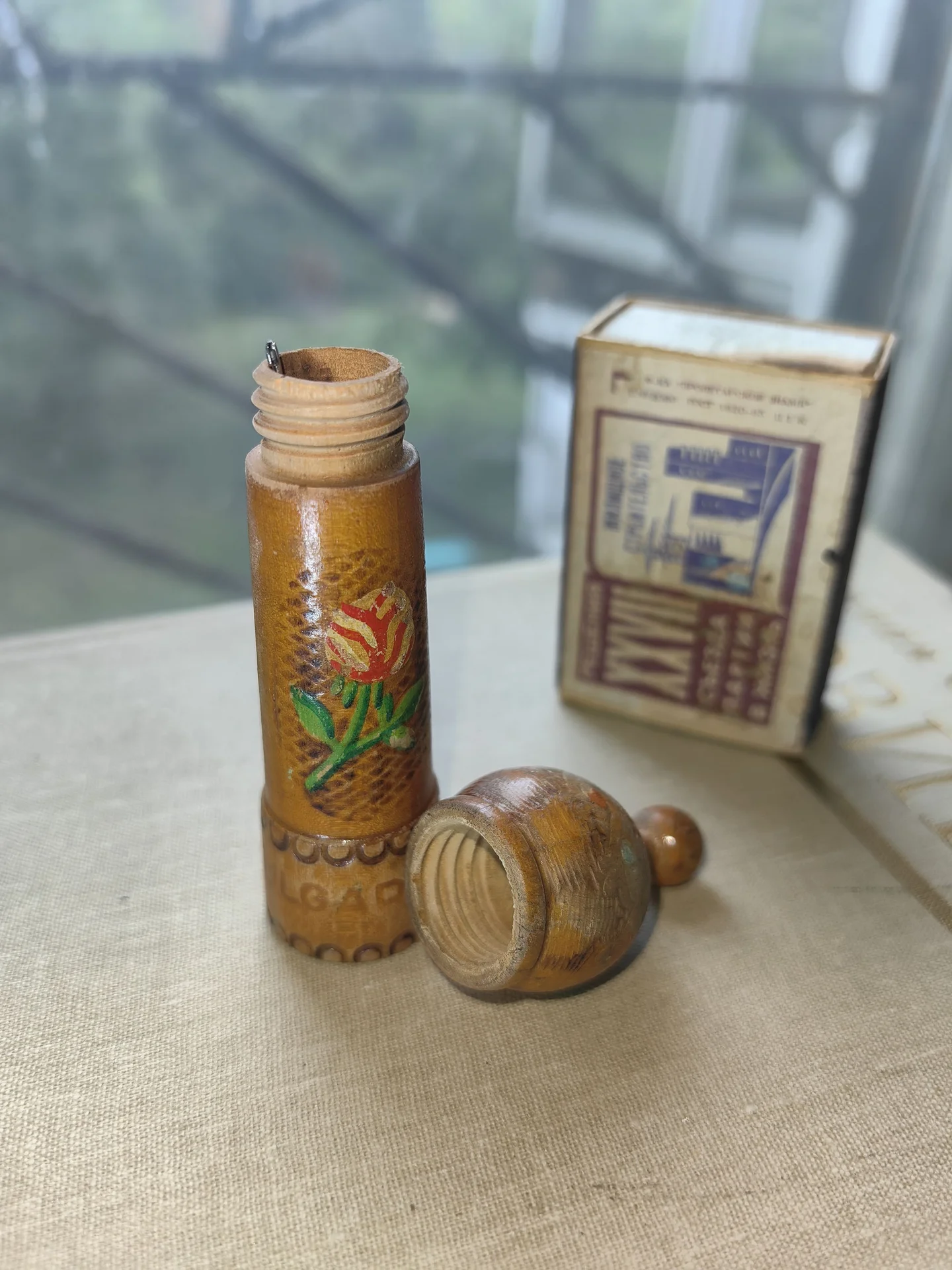 Флакон для духов деревянный и игольница деревянная - миниатюра 3