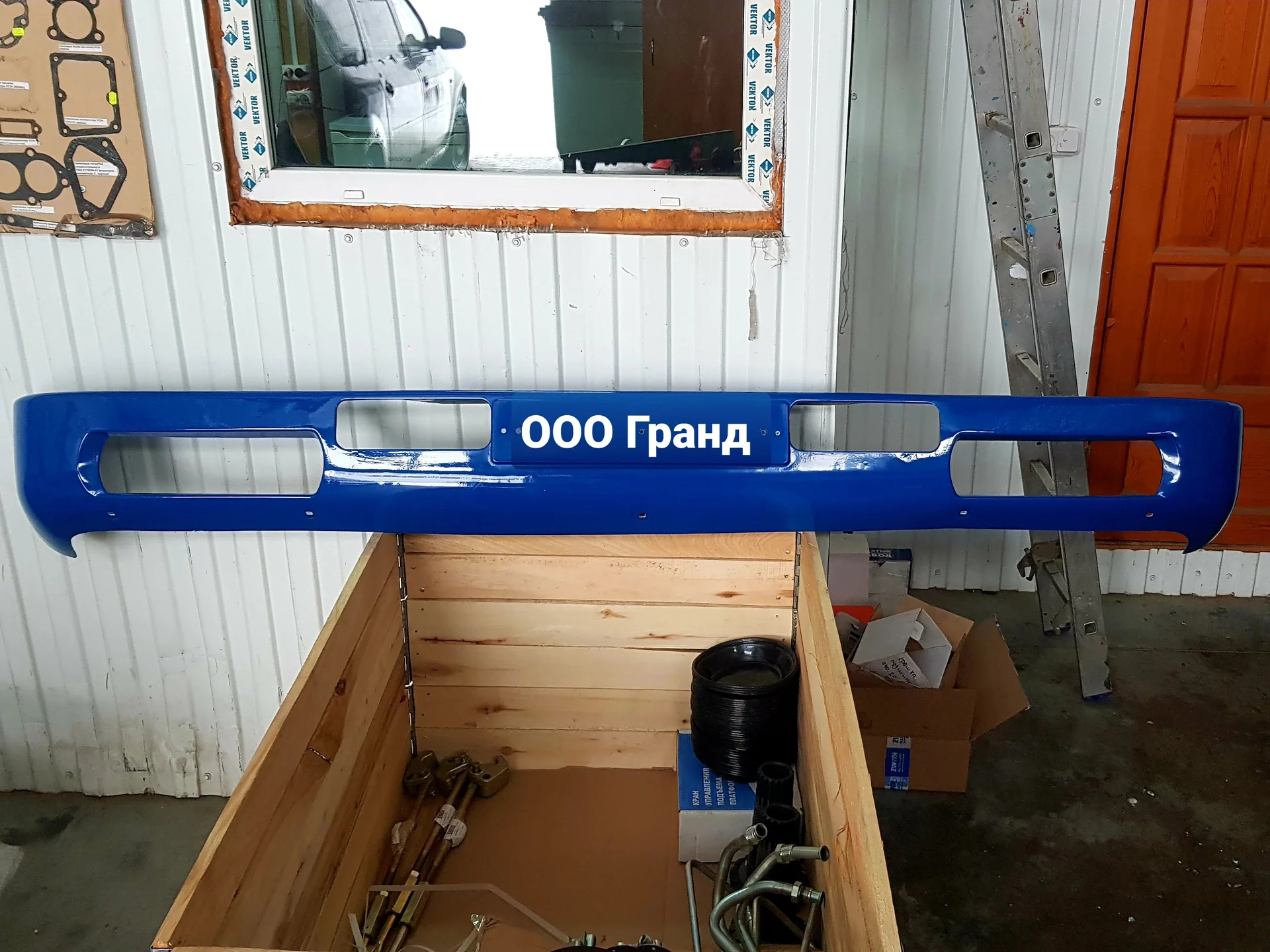 Спойлер (нижняя часть бампера) Камаз 6520 - миниатюра 3