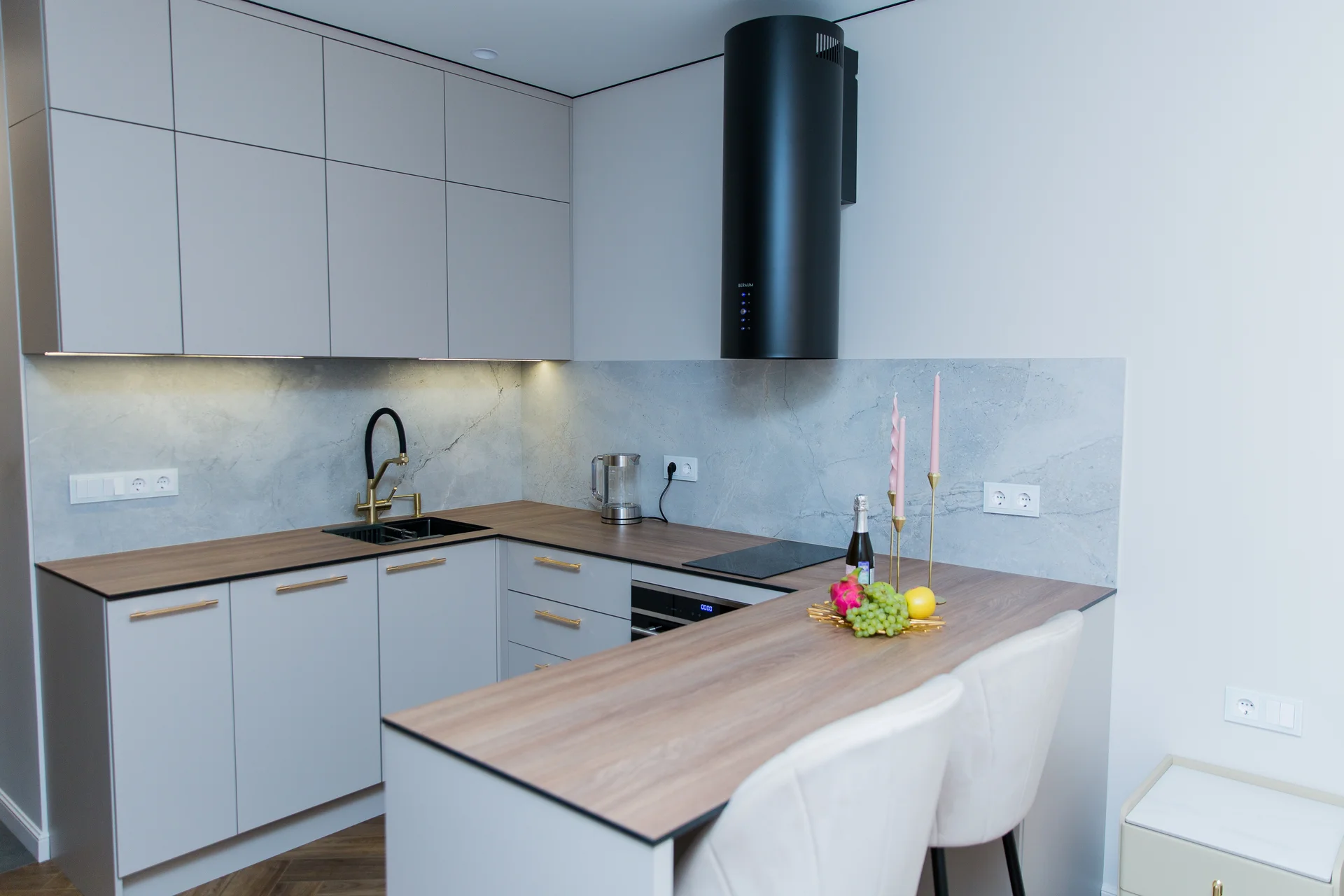 Сдаётся дизайнерская студия 22 м² с балконом в ЖК - миниатюра 9
