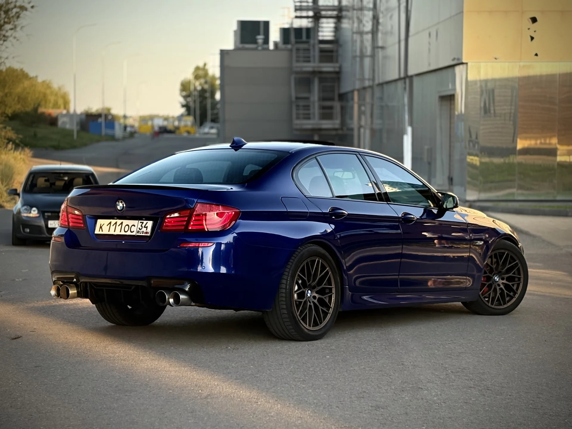 BMW 550 xDrive - миниатюра 2