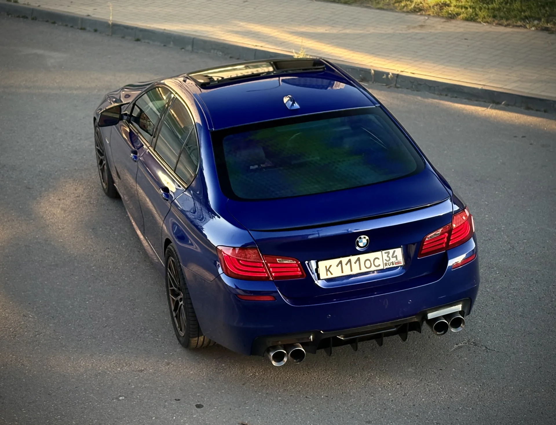 BMW 550 xDrive - миниатюра 3