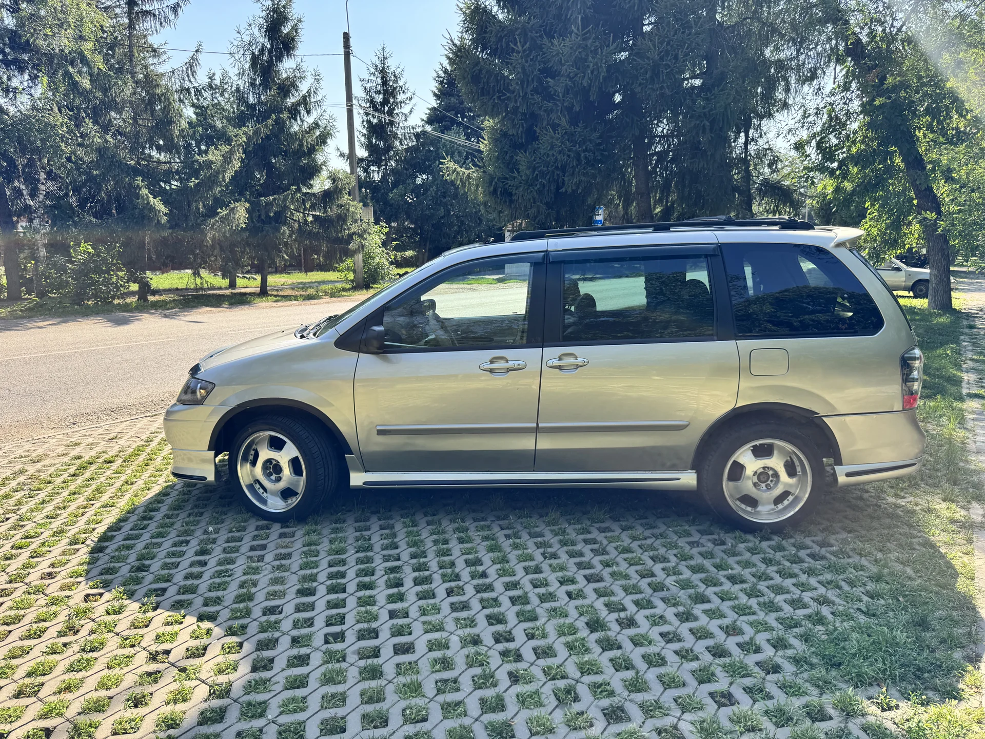 Mazda MPV 3.0 AT, 2002 - миниатюра 8