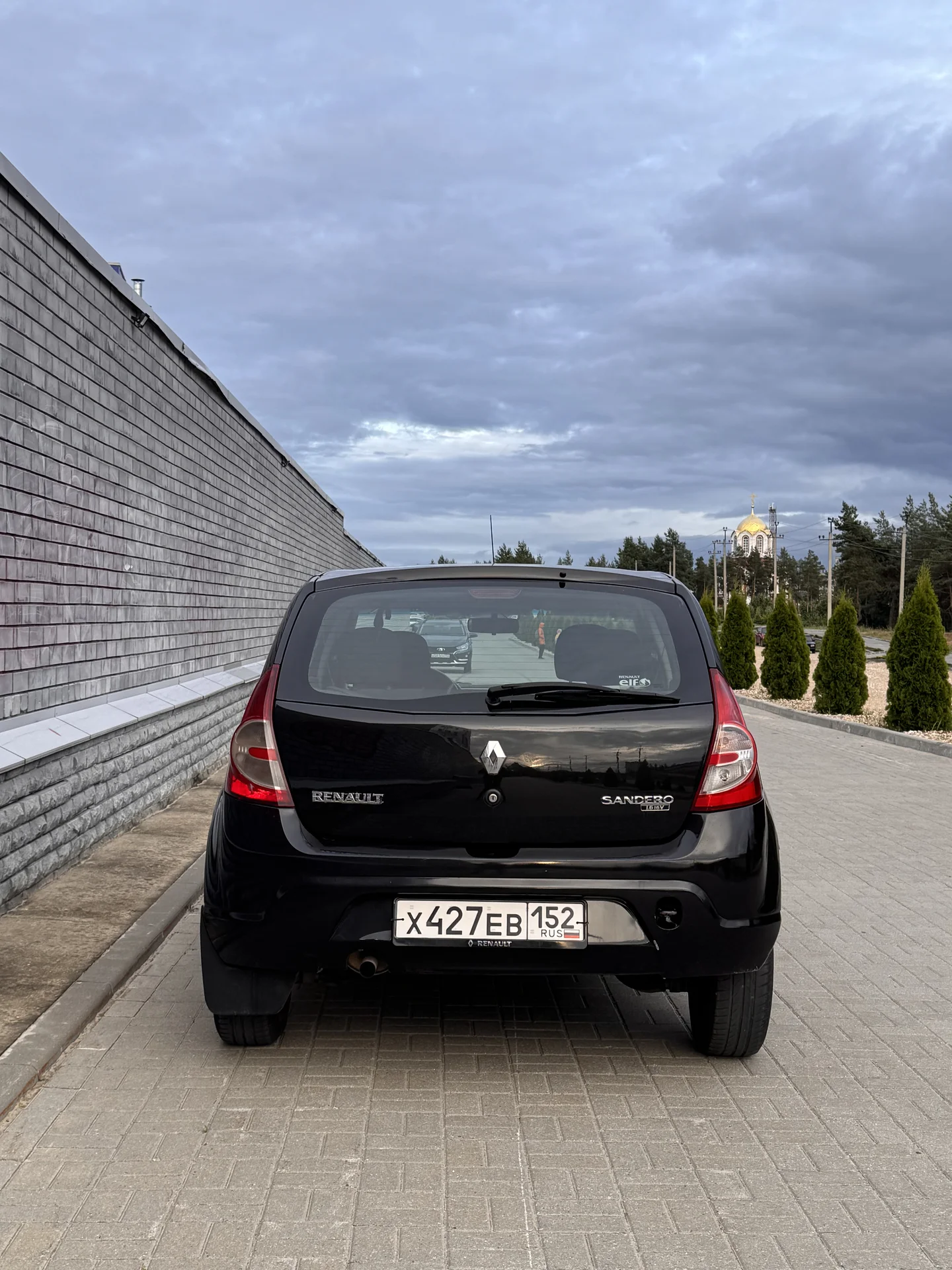 Автомобиль Renault Sandero - миниатюра 8