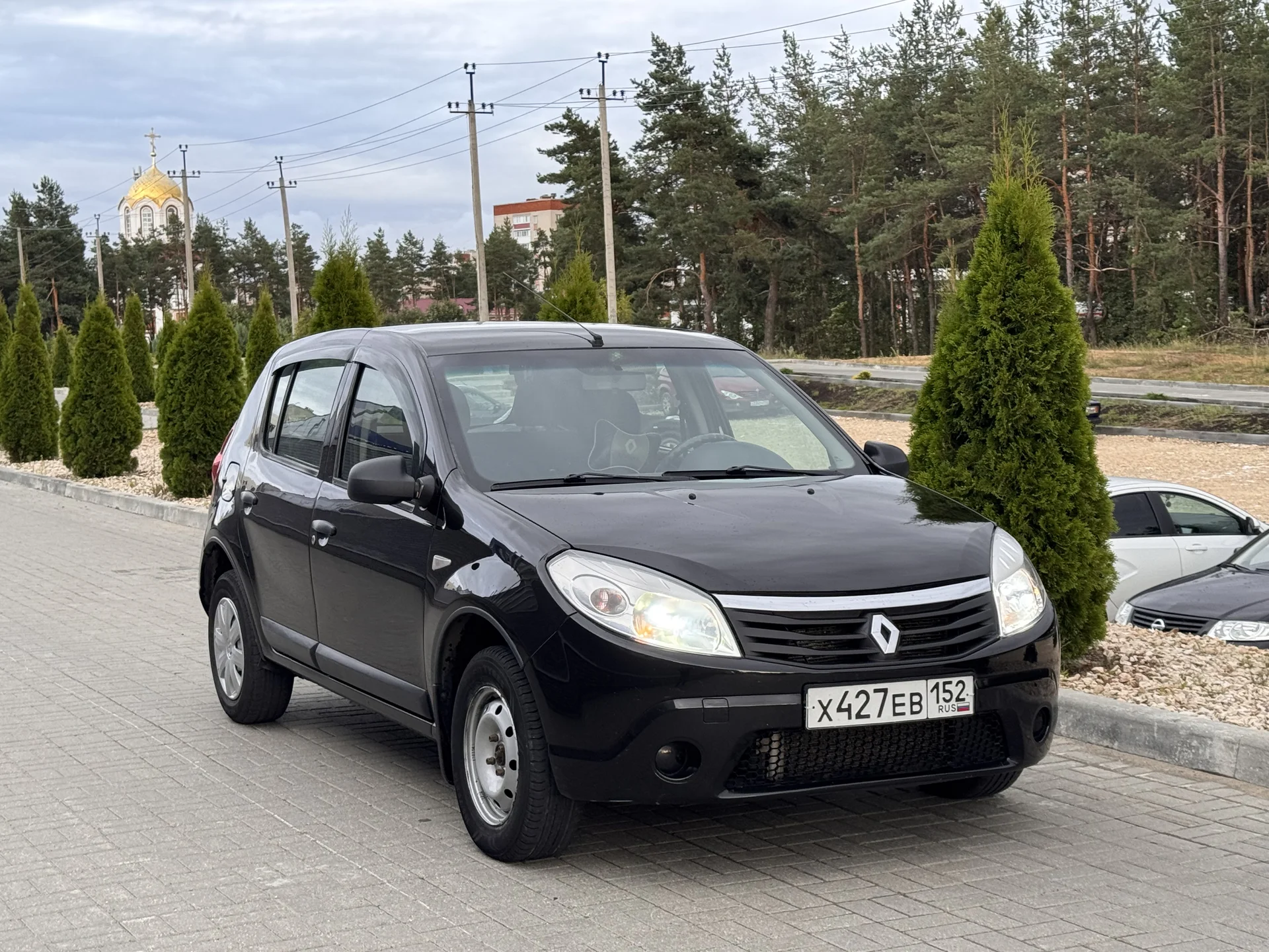 Автомобиль Renault Sandero - миниатюра 9