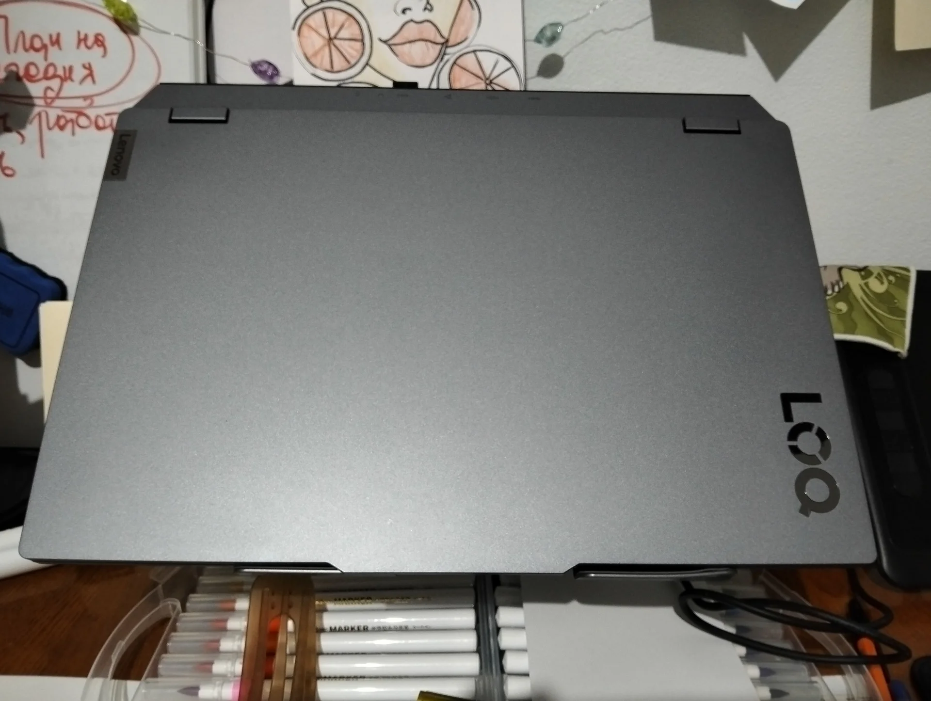 ноутбук Lenovo LOQ 15IAX9 - миниатюра 2