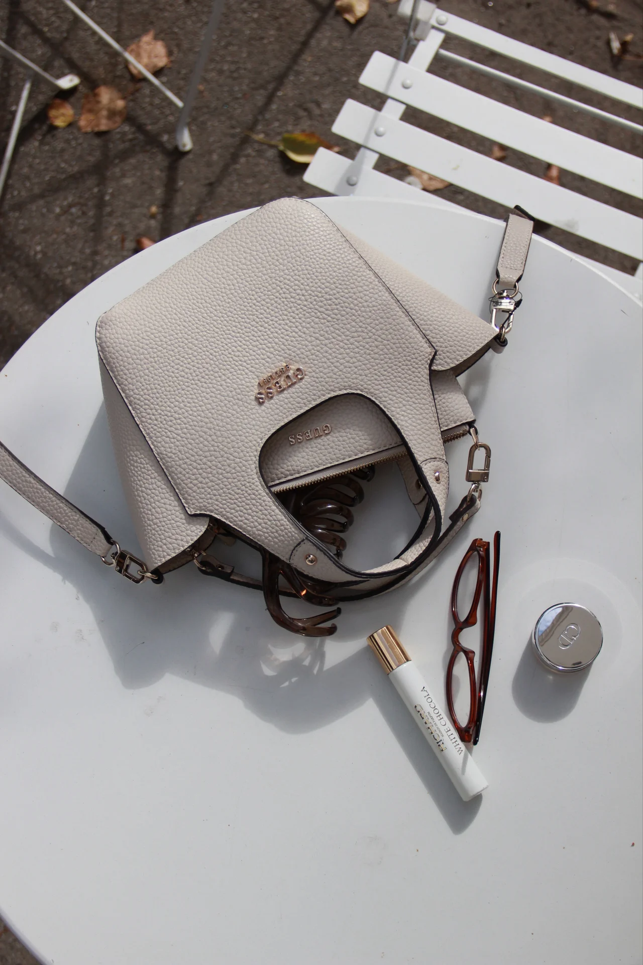 Сумка Guess Helina Mini Tote. - изображение 1