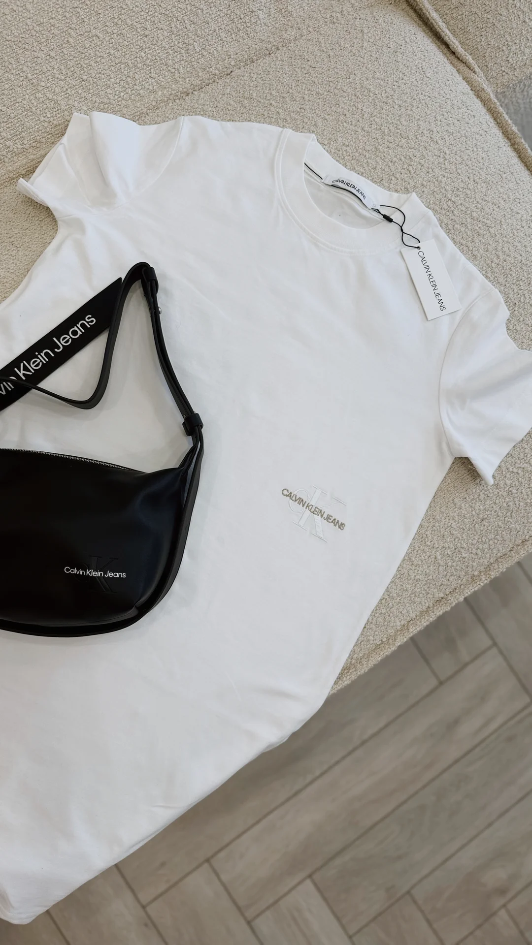 Платье Calvin Klein - миниатюра 2
