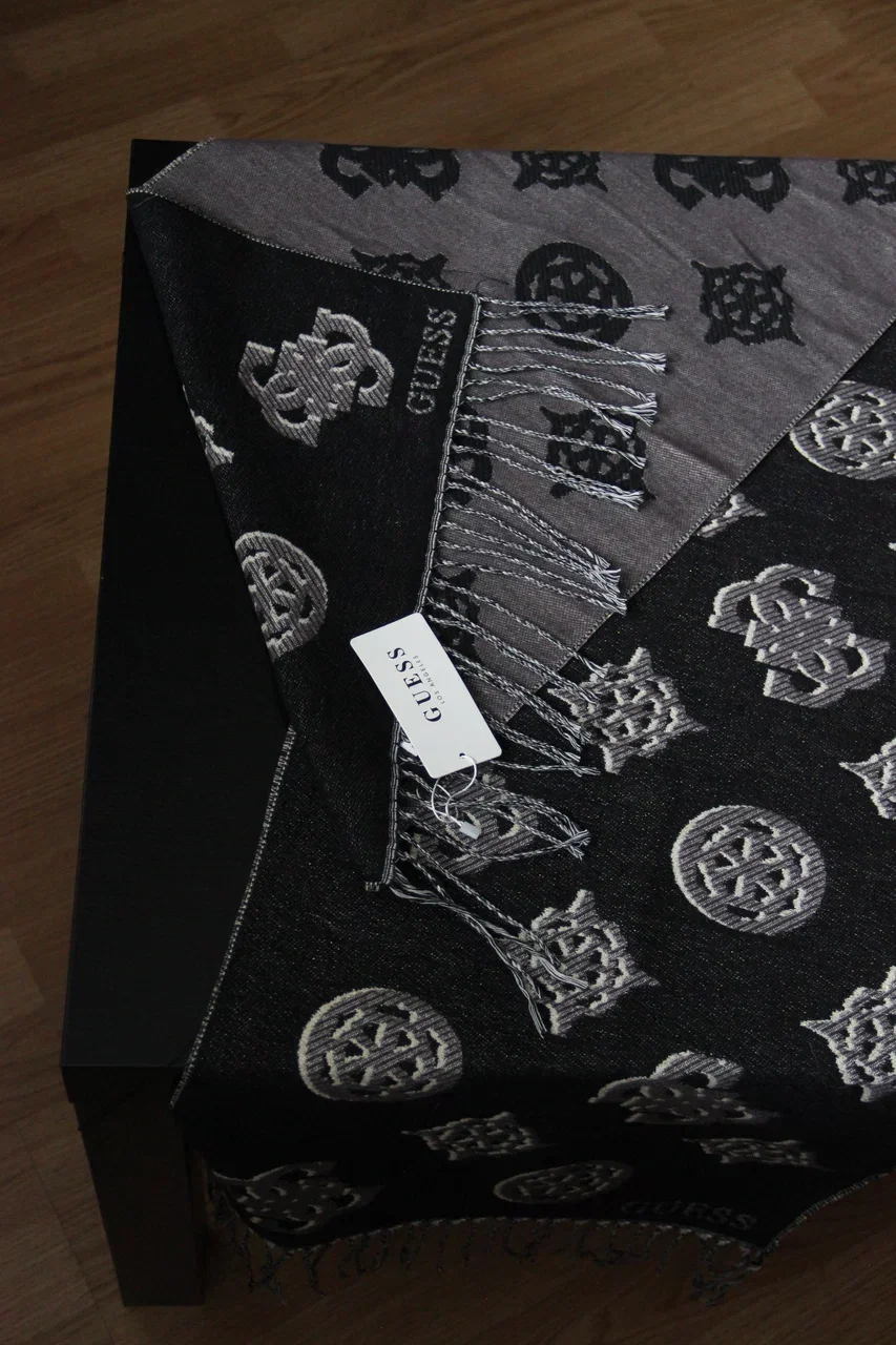 двусторонний шарф Guess Cresidia - изображение 1