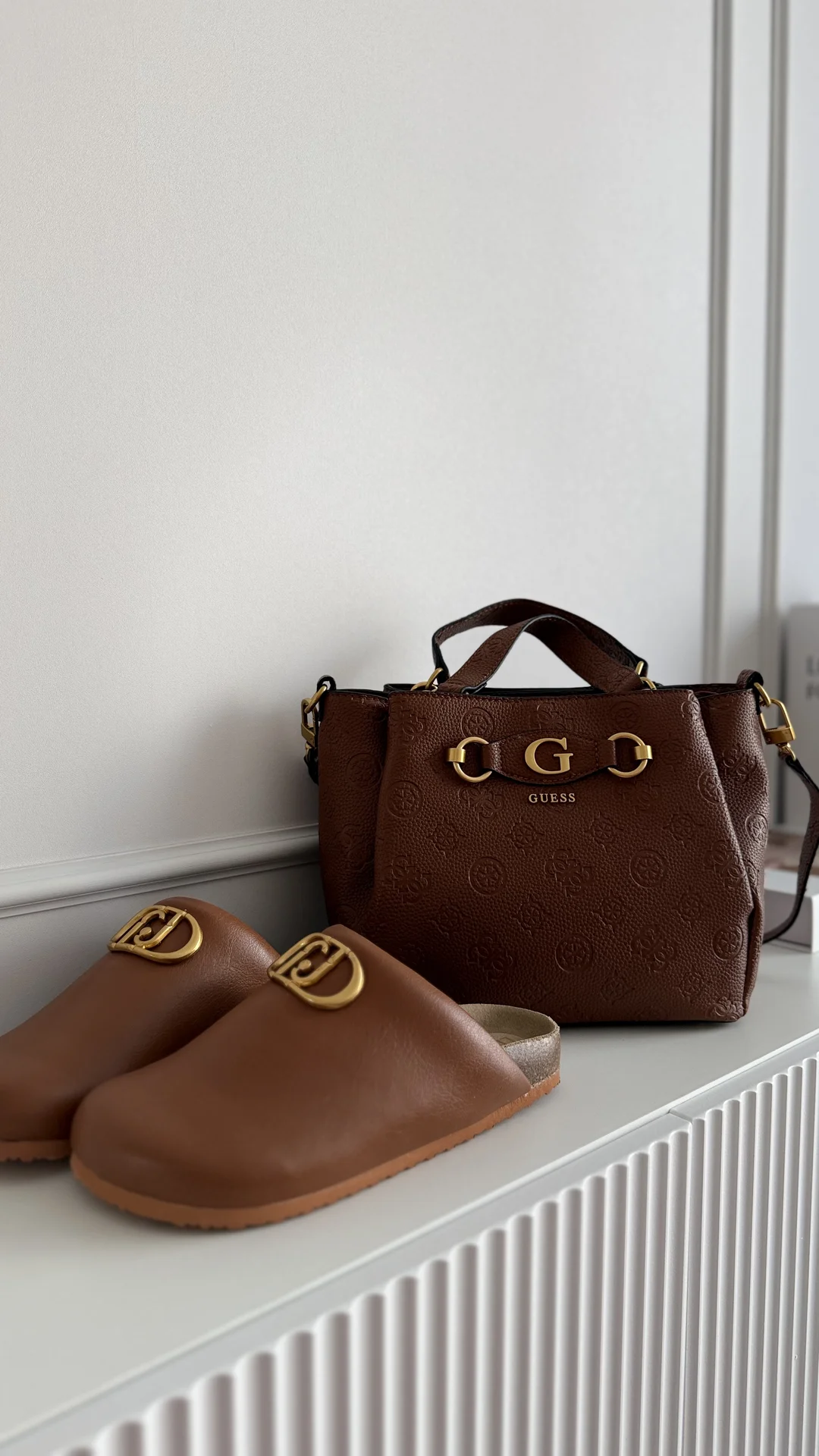 Сумка Guess Izzy Peony. - изображение 1